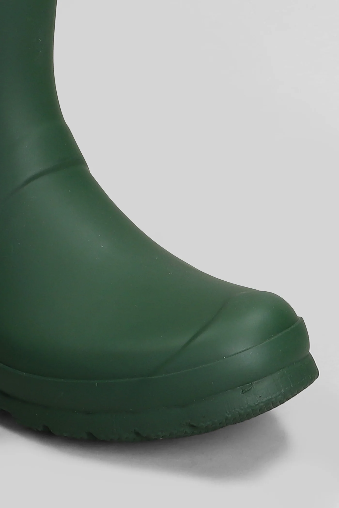Original short low heels boots in green rubber/plasic - Image 5