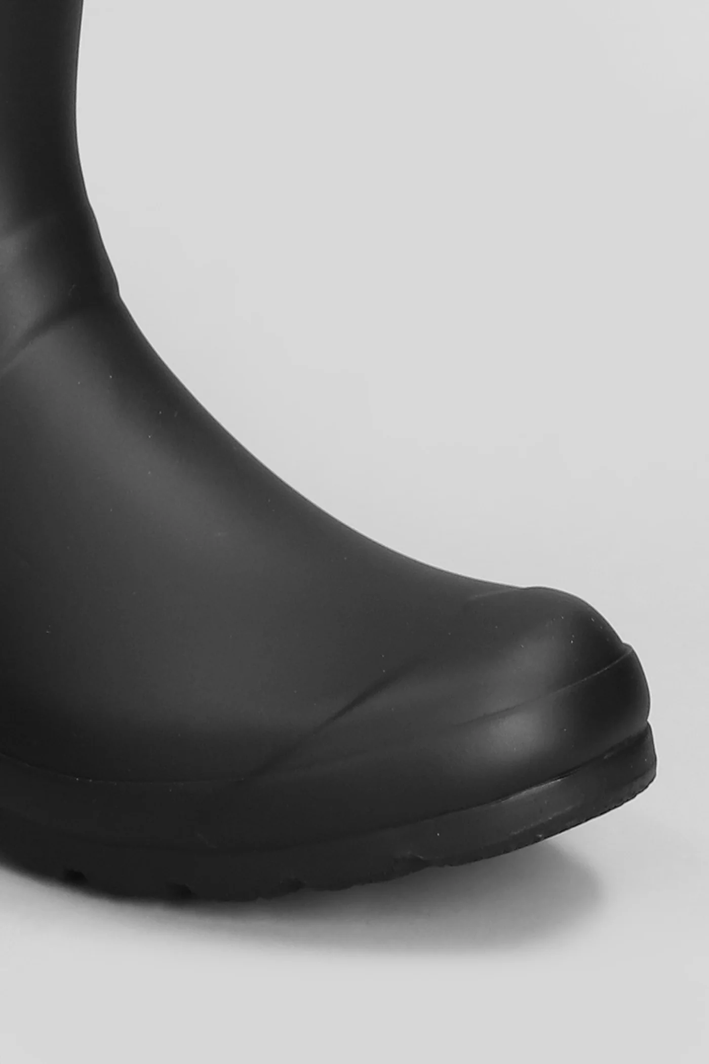 Original tall low heels boots in black rubber/plasic - Image 5