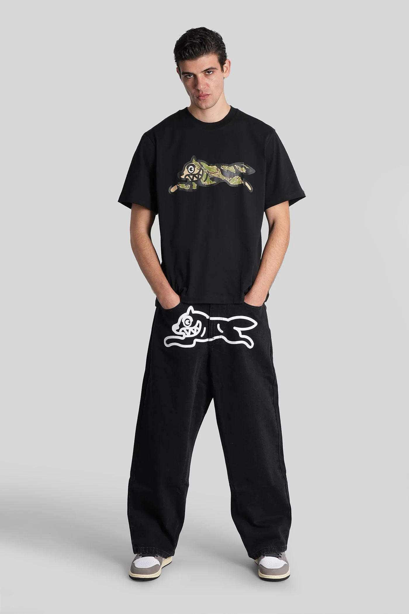 T-Shirt in black cotton - Image 2