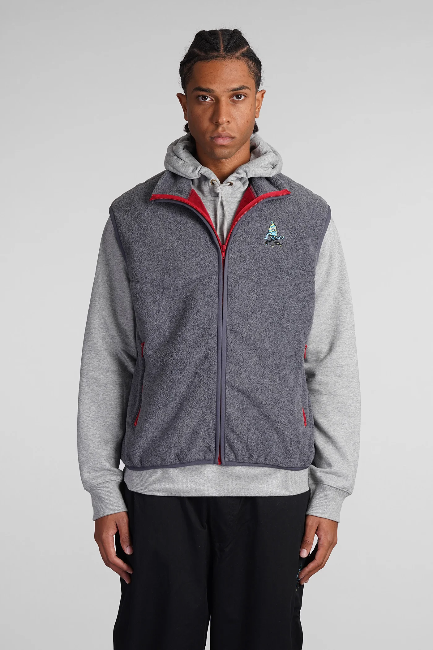 Vest in grey polyester