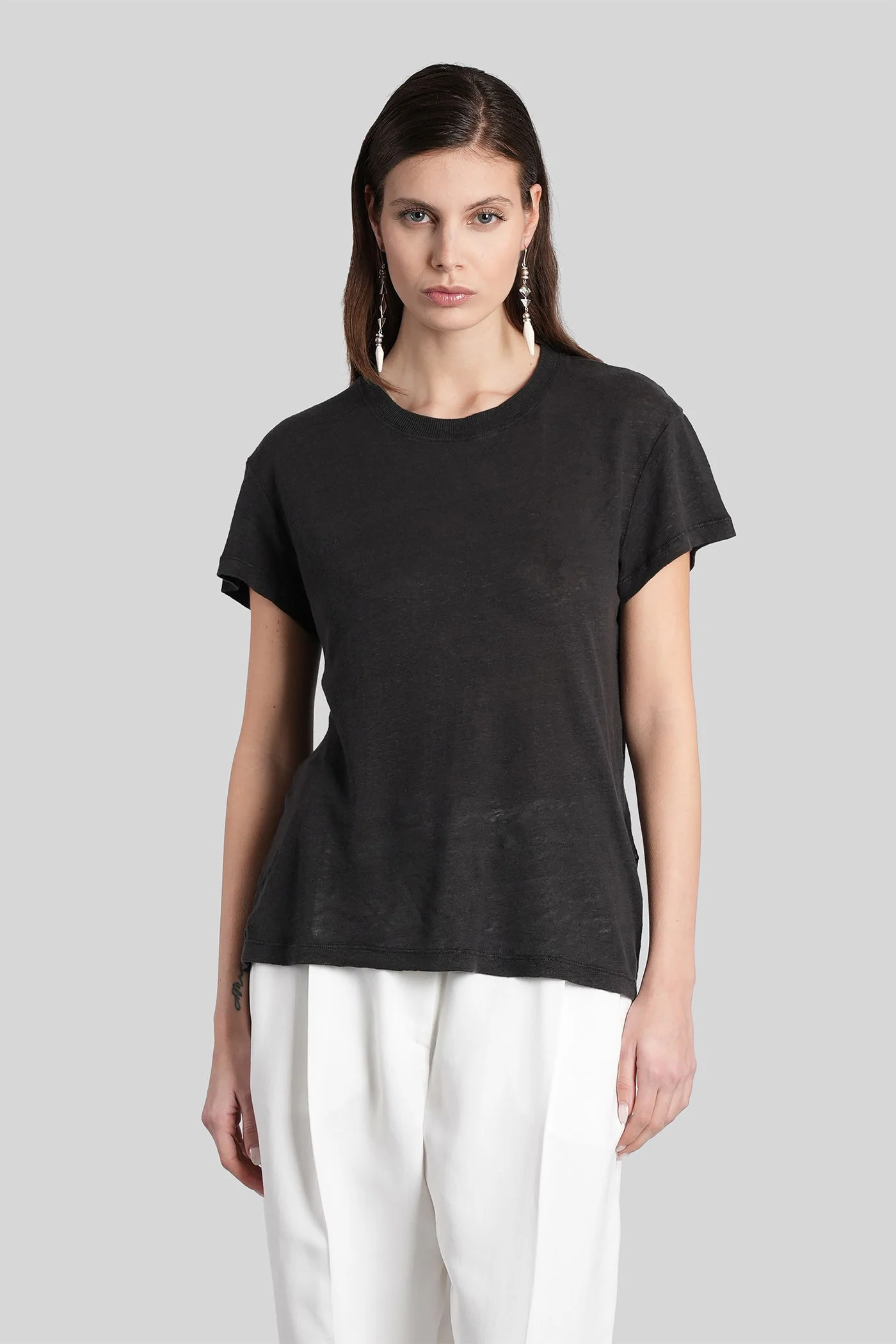 Third T-Shirt in black linen