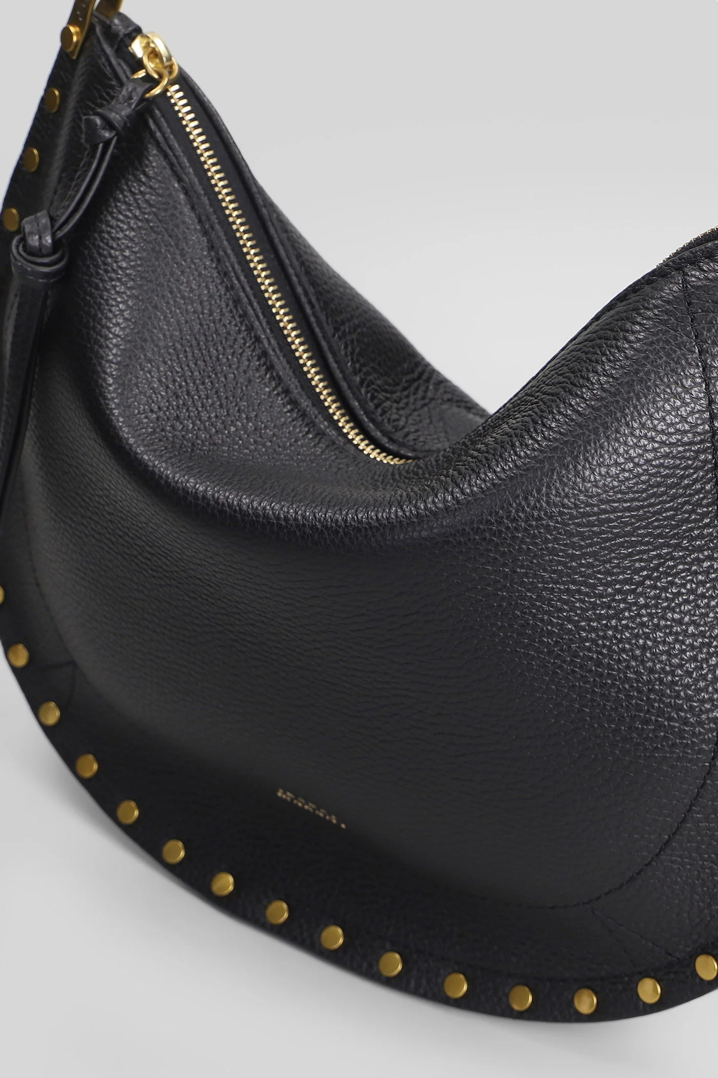 Oskan soft zip Shoulder bag in black leather - Image 4
