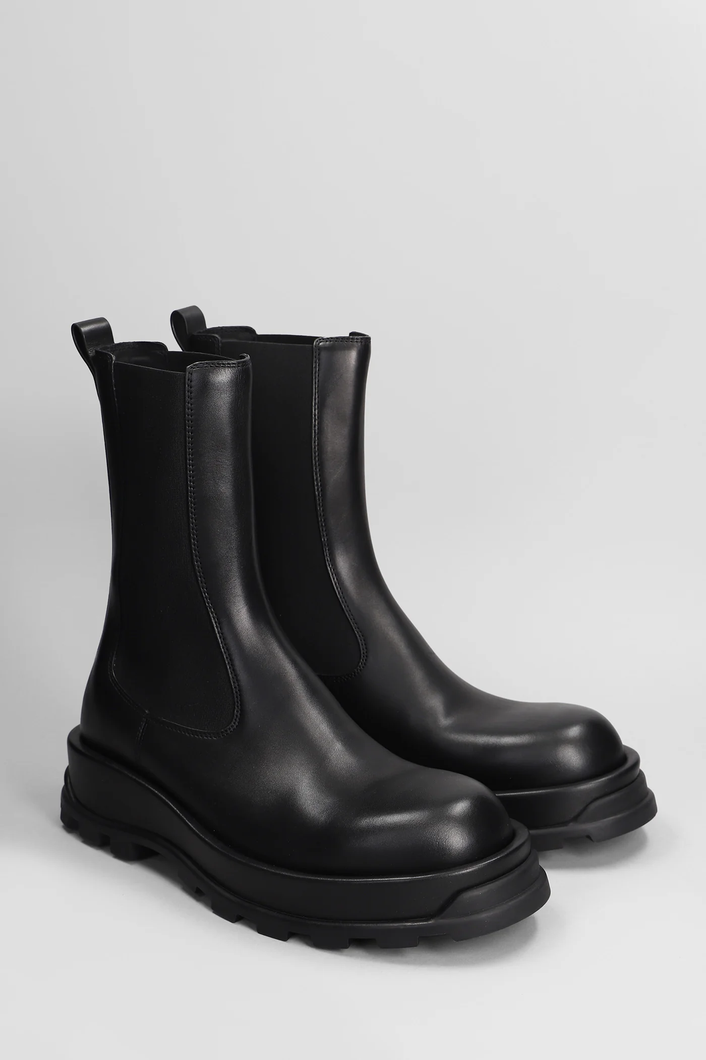 Ankle boots in black leather - Image 2