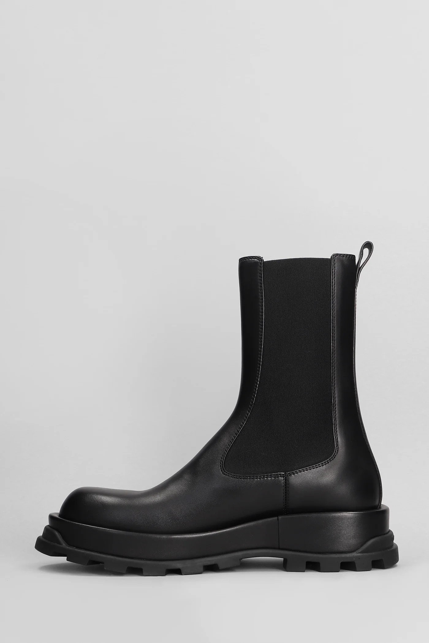 Ankle boots in black leather - Image 3