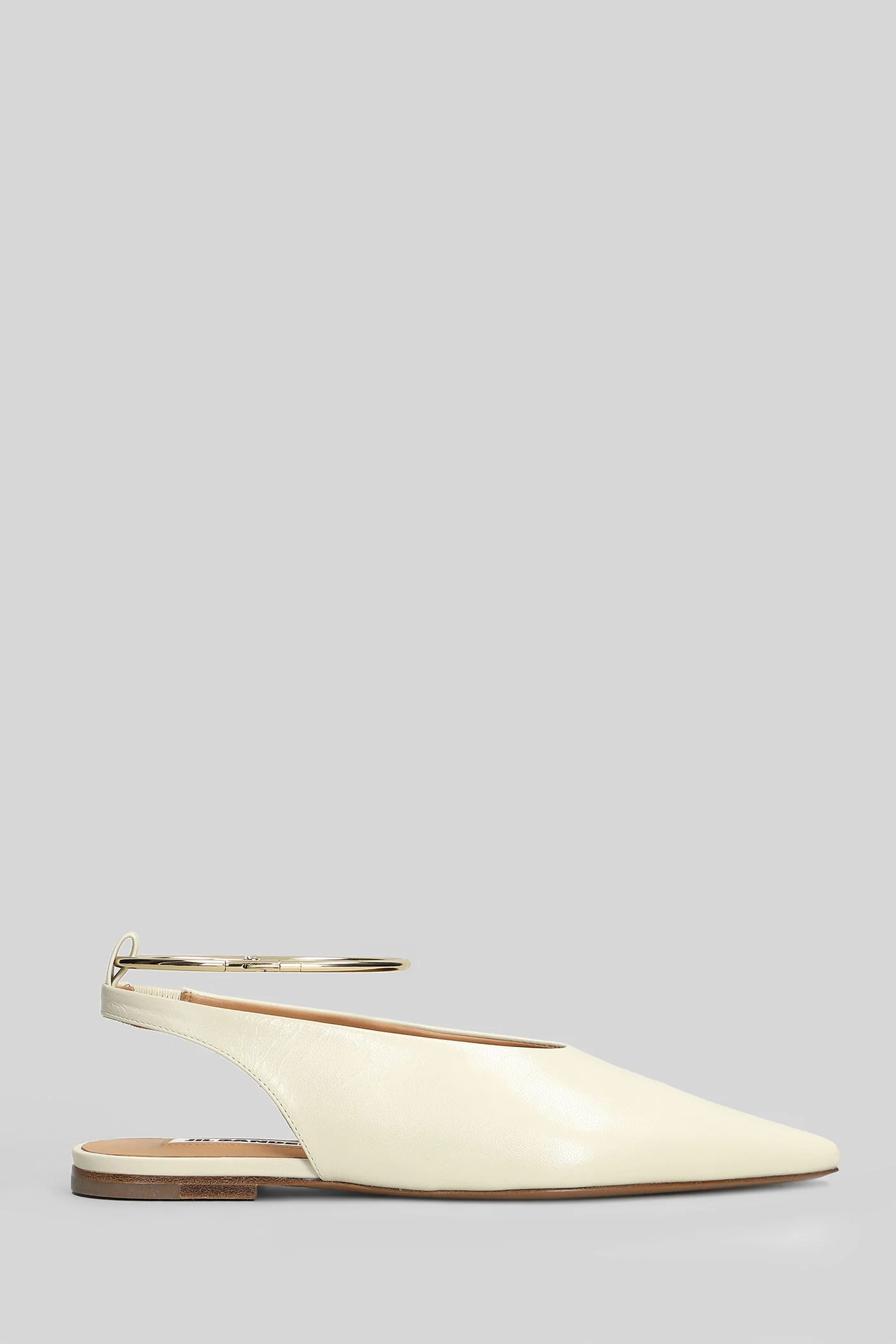 Ballet flats in beige leather
