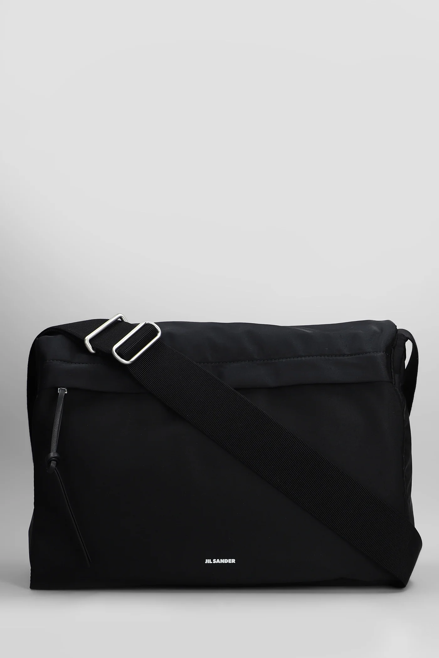 Shoulder bag in black polyamide