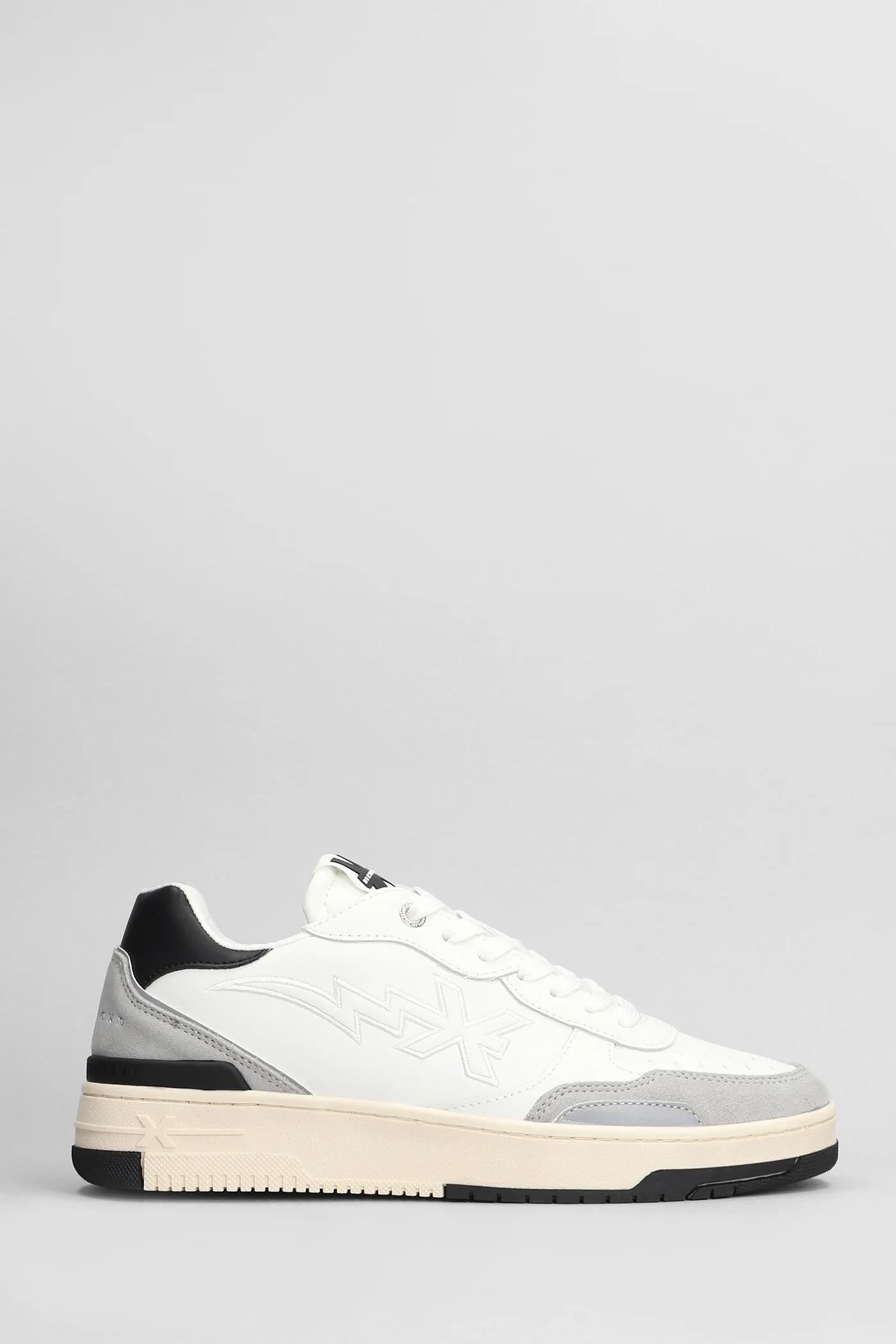 Sneakers in grey suede and leather