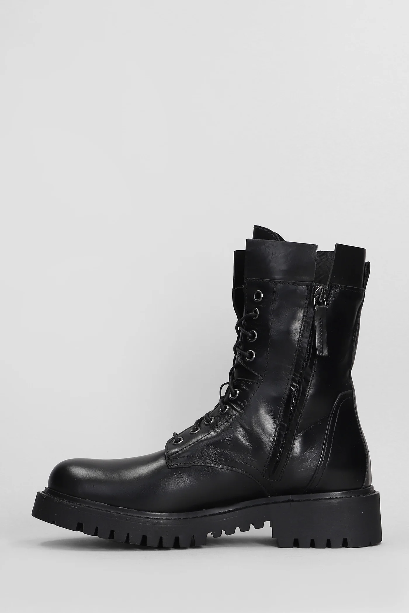 Combat boots in black leather - Image 3