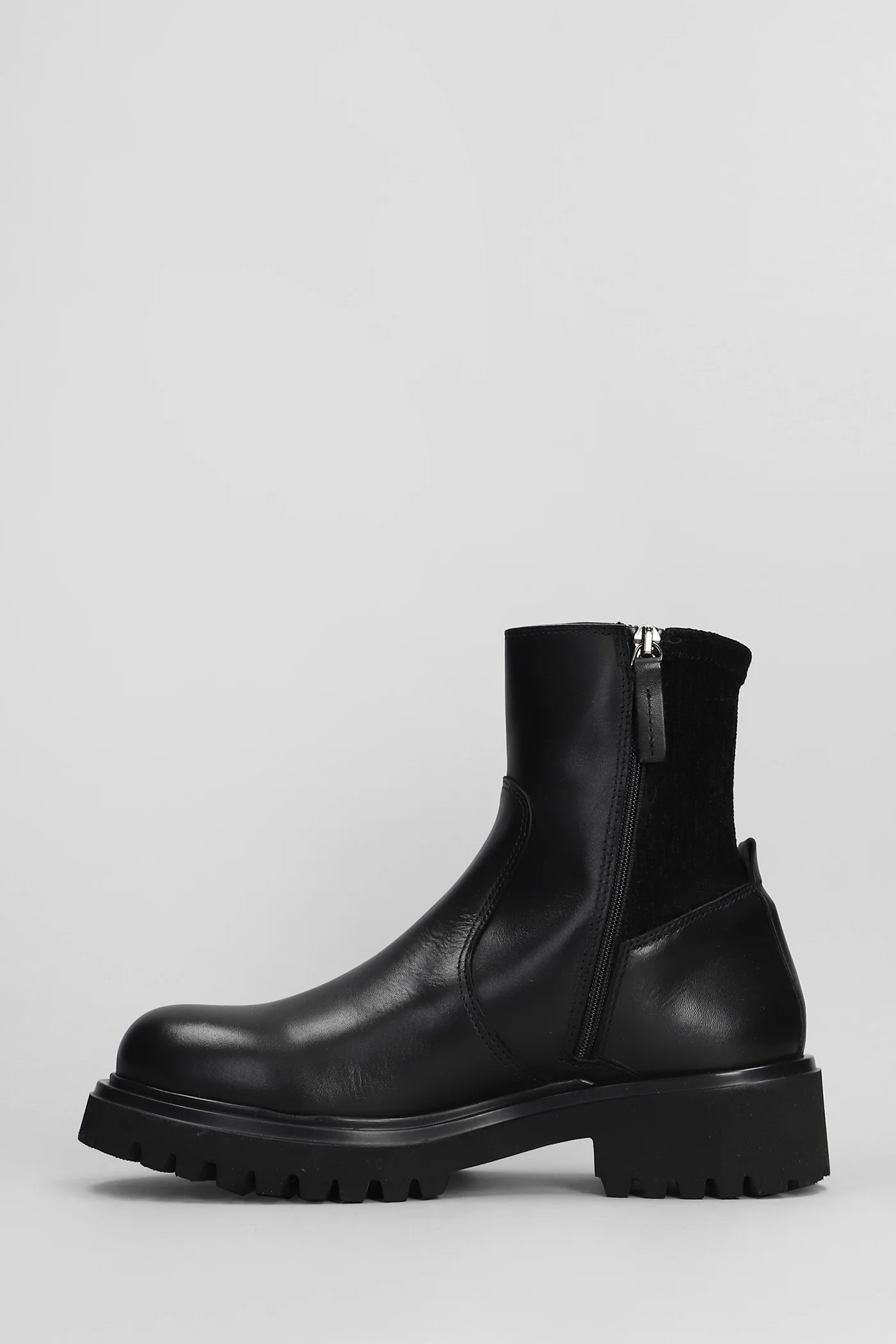 Combat boots in black suede and leather - Image 3