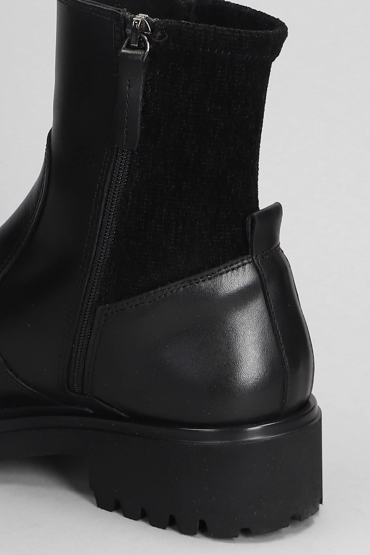 Combat boots in black suede and leather - Image 5