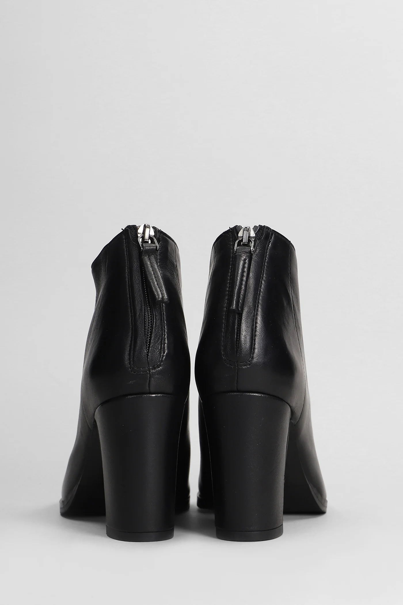 High heels Ankle boots in black leather - Image 4