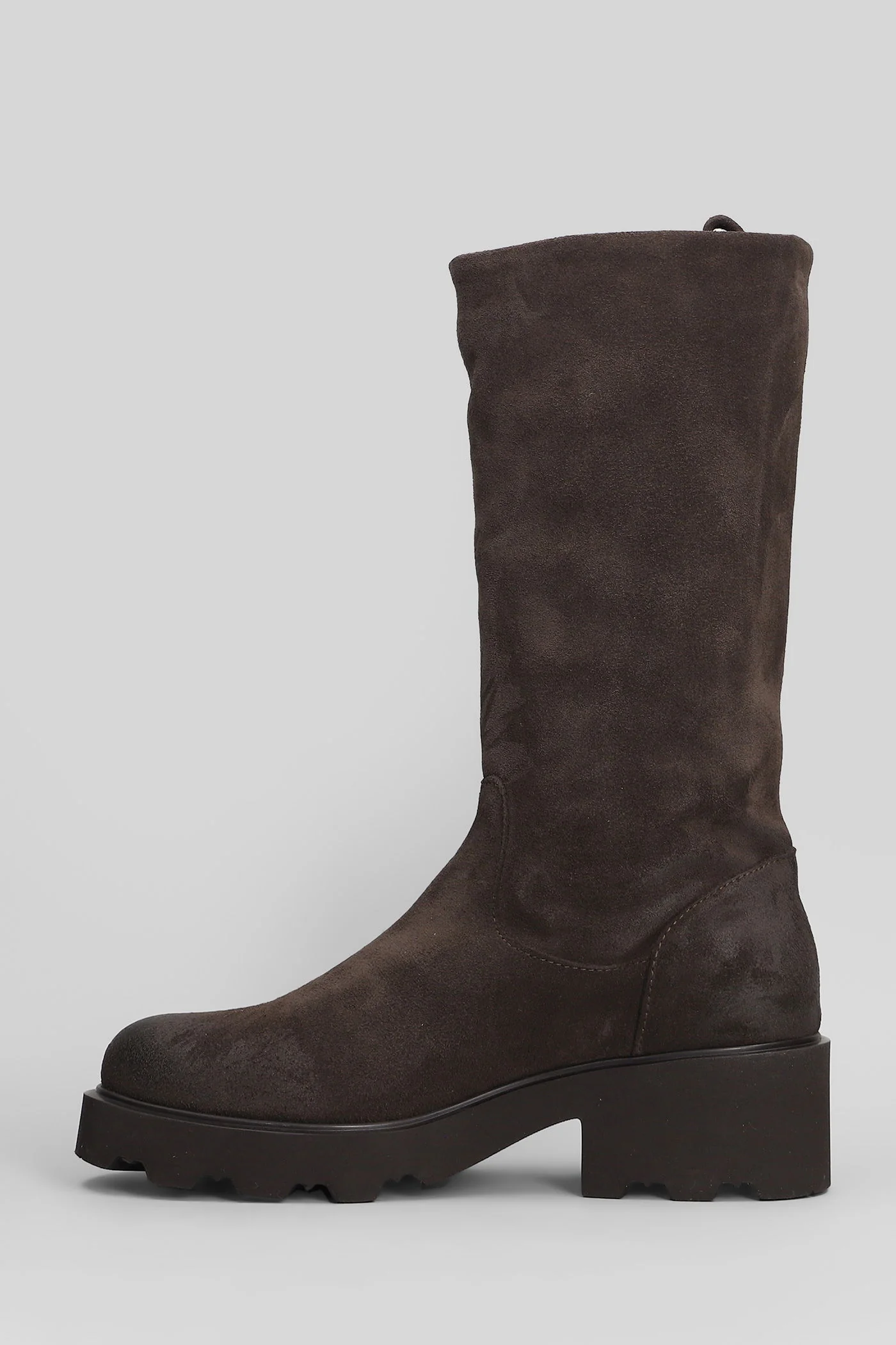 low heels Ankle boots in brown suede - Image 3