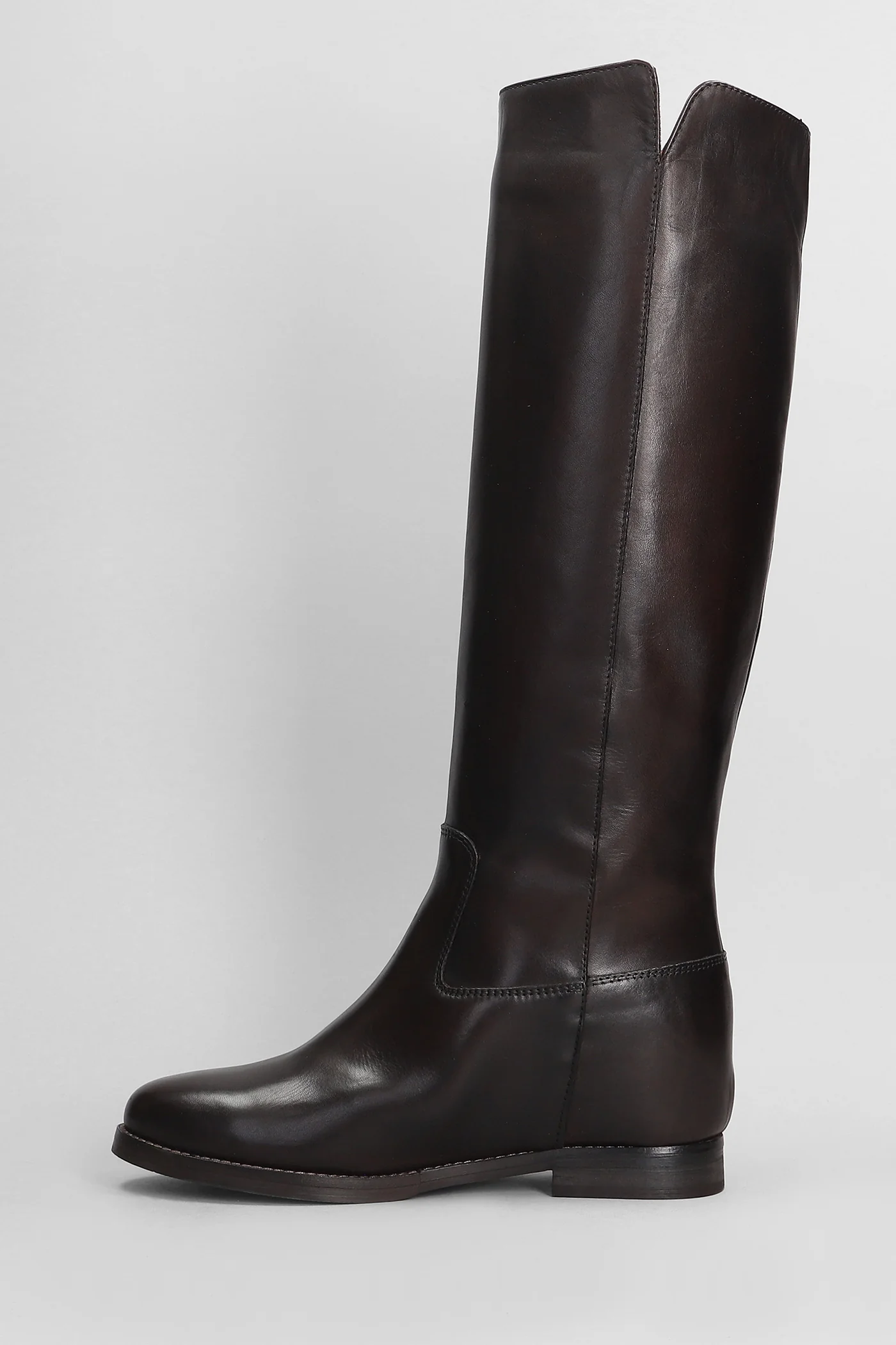 low heels boots in dark brown leather - Image 3