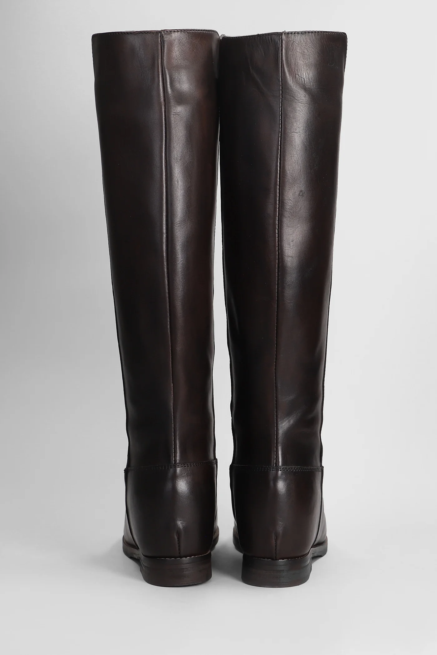 low heels boots in dark brown leather - Image 4
