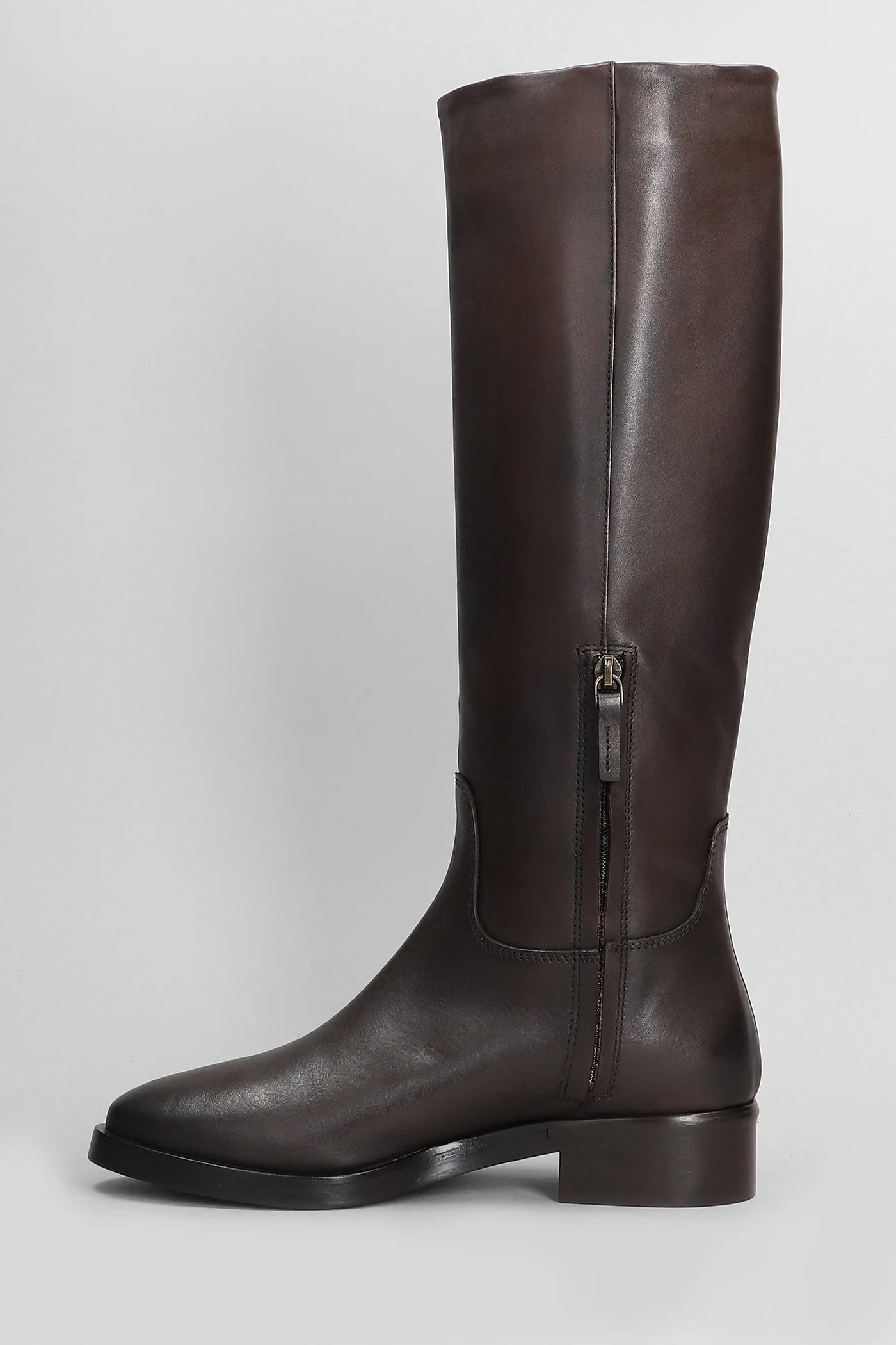 low heels boots in dark brown leather - Image 3