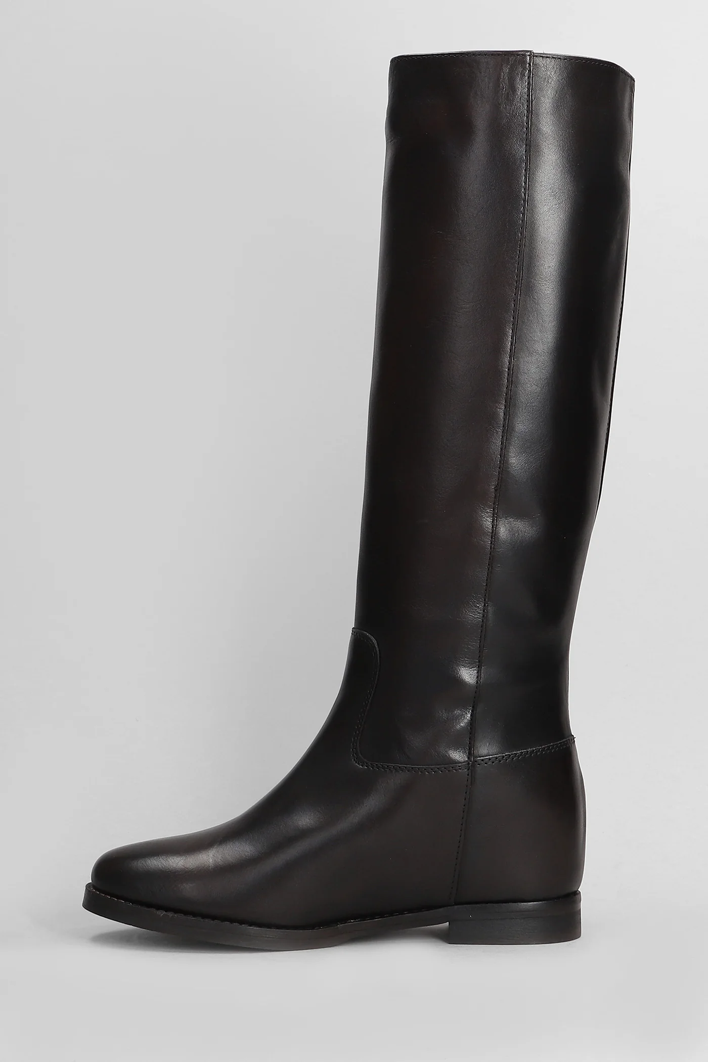 low heels boots in dark brown leather - Image 3