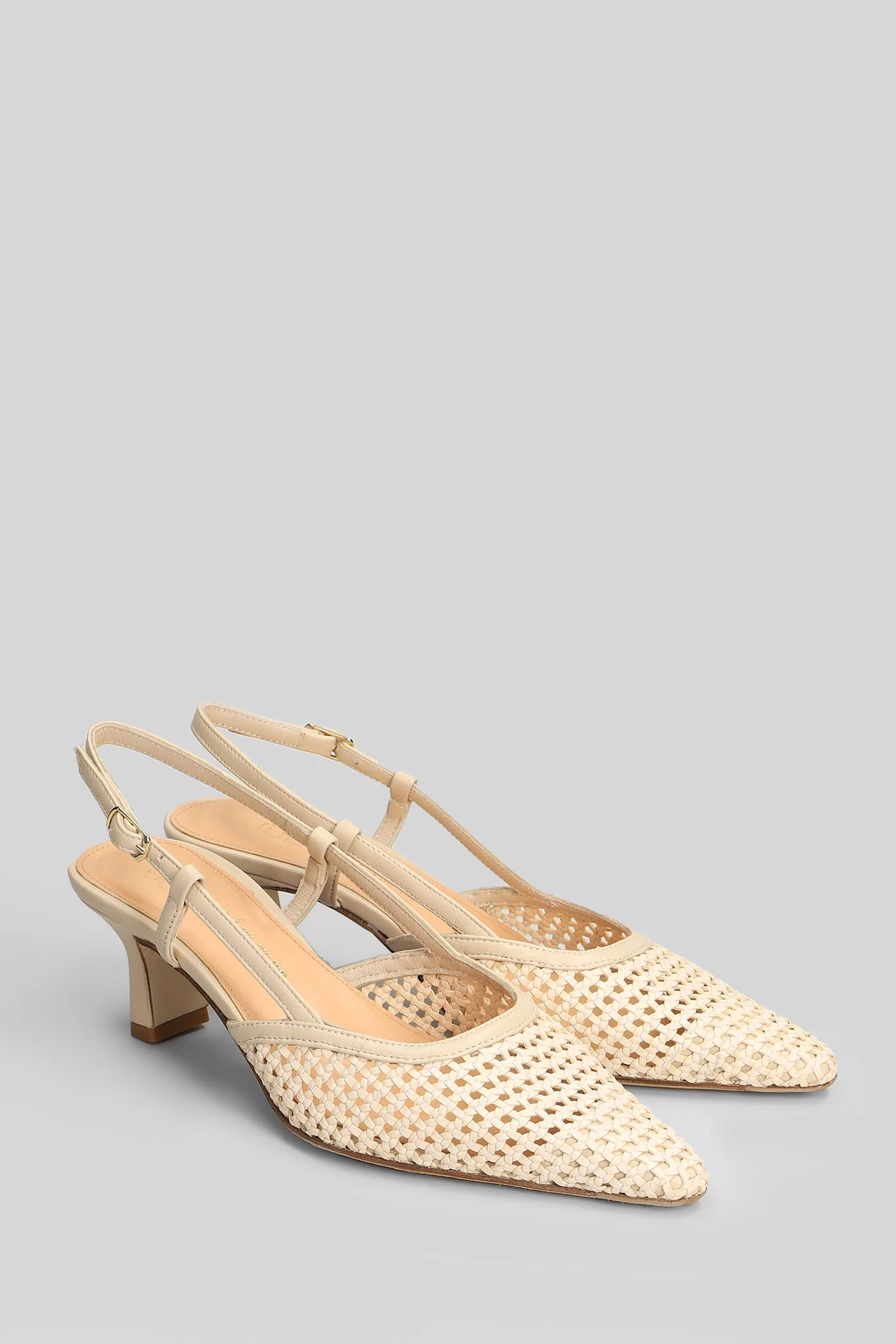 Pumps in beige leather - Image 2