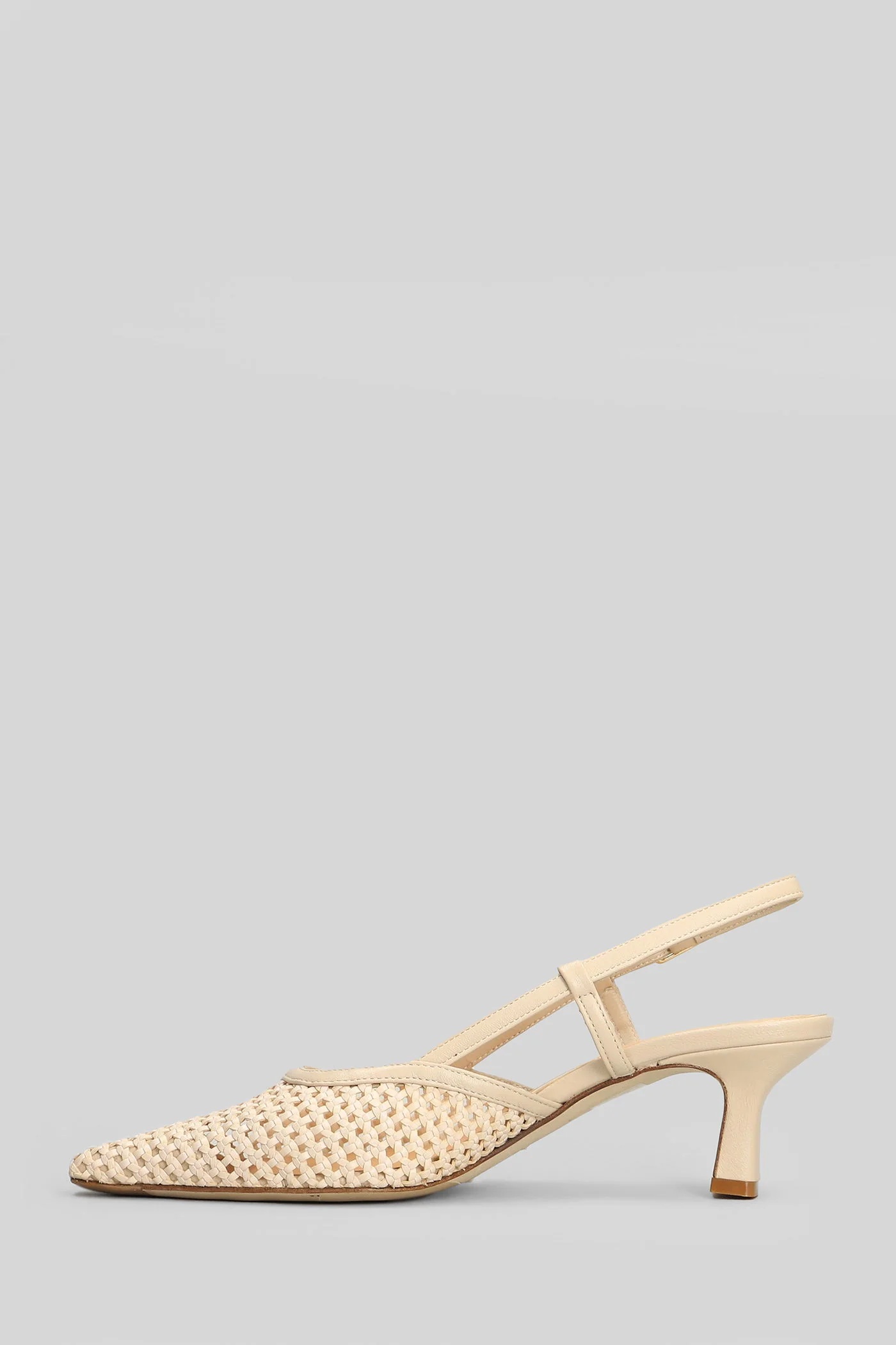 Pumps in beige leather - Image 3