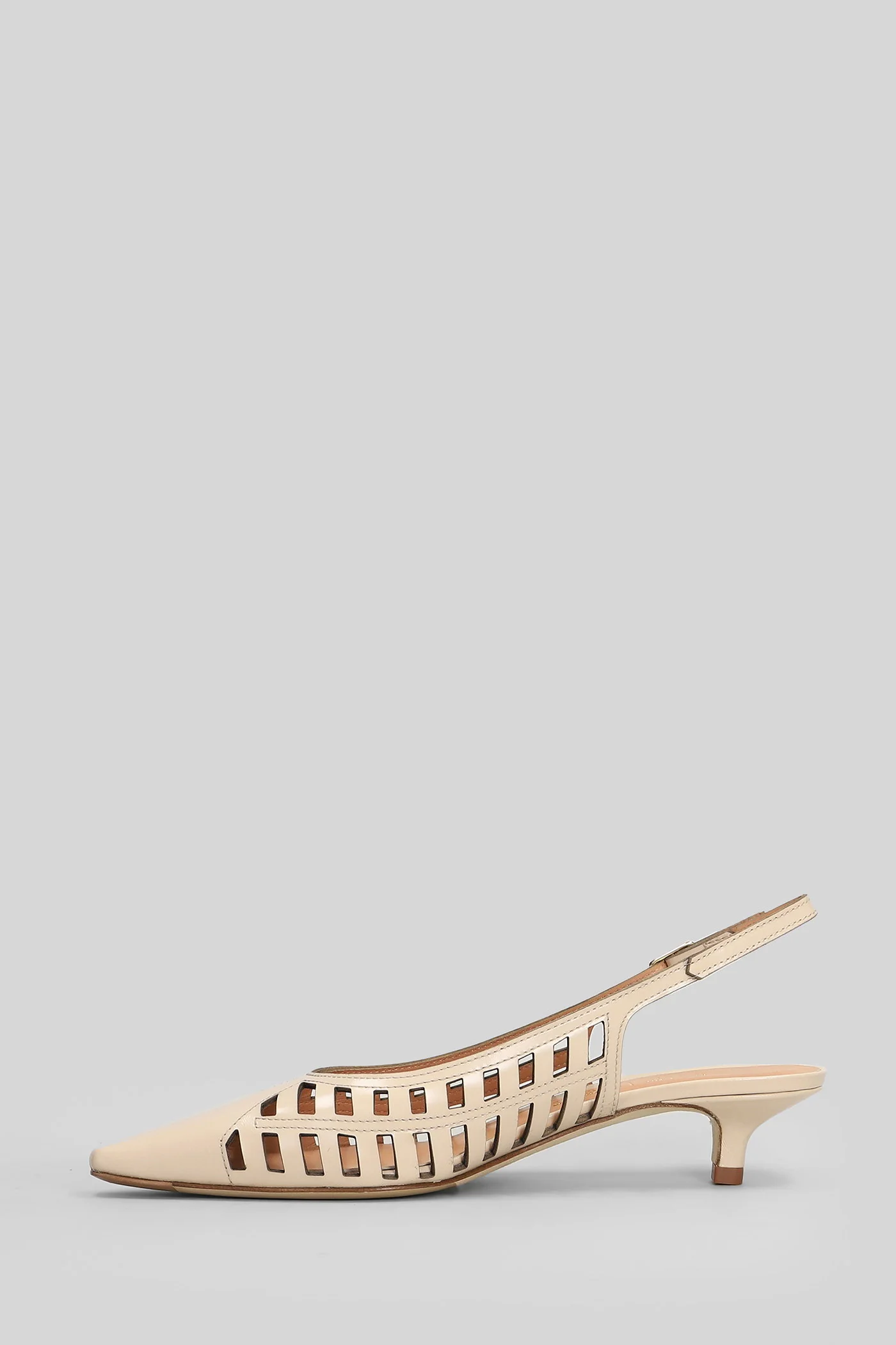 Pumps in beige leather - Image 3