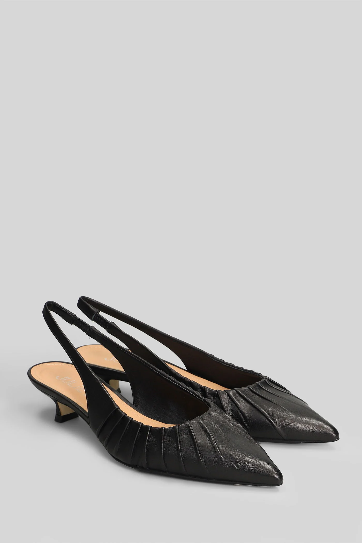 Pumps in black leather - Image 2
