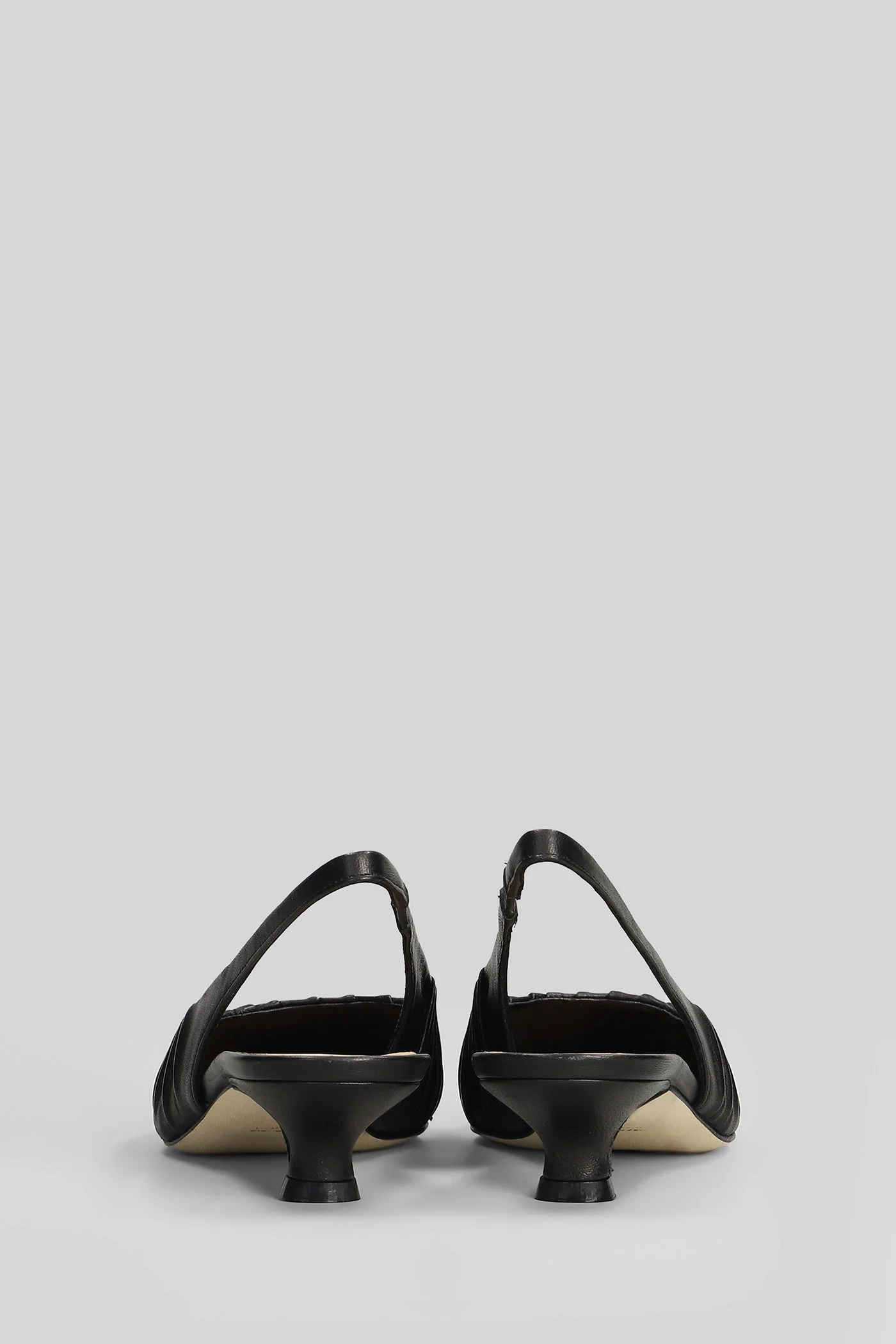Pumps in black leather - Image 4