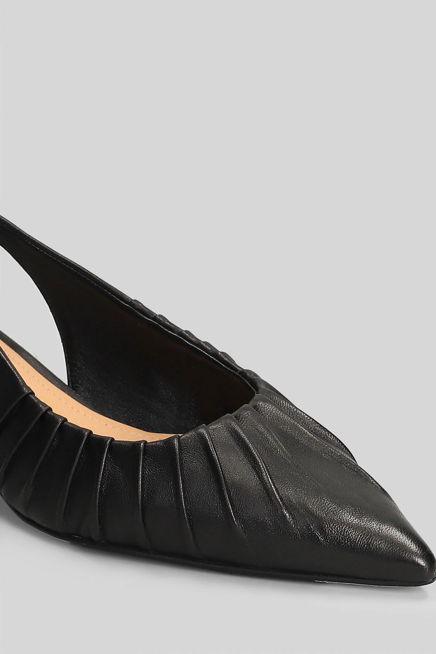 Pumps in black leather - Image 5