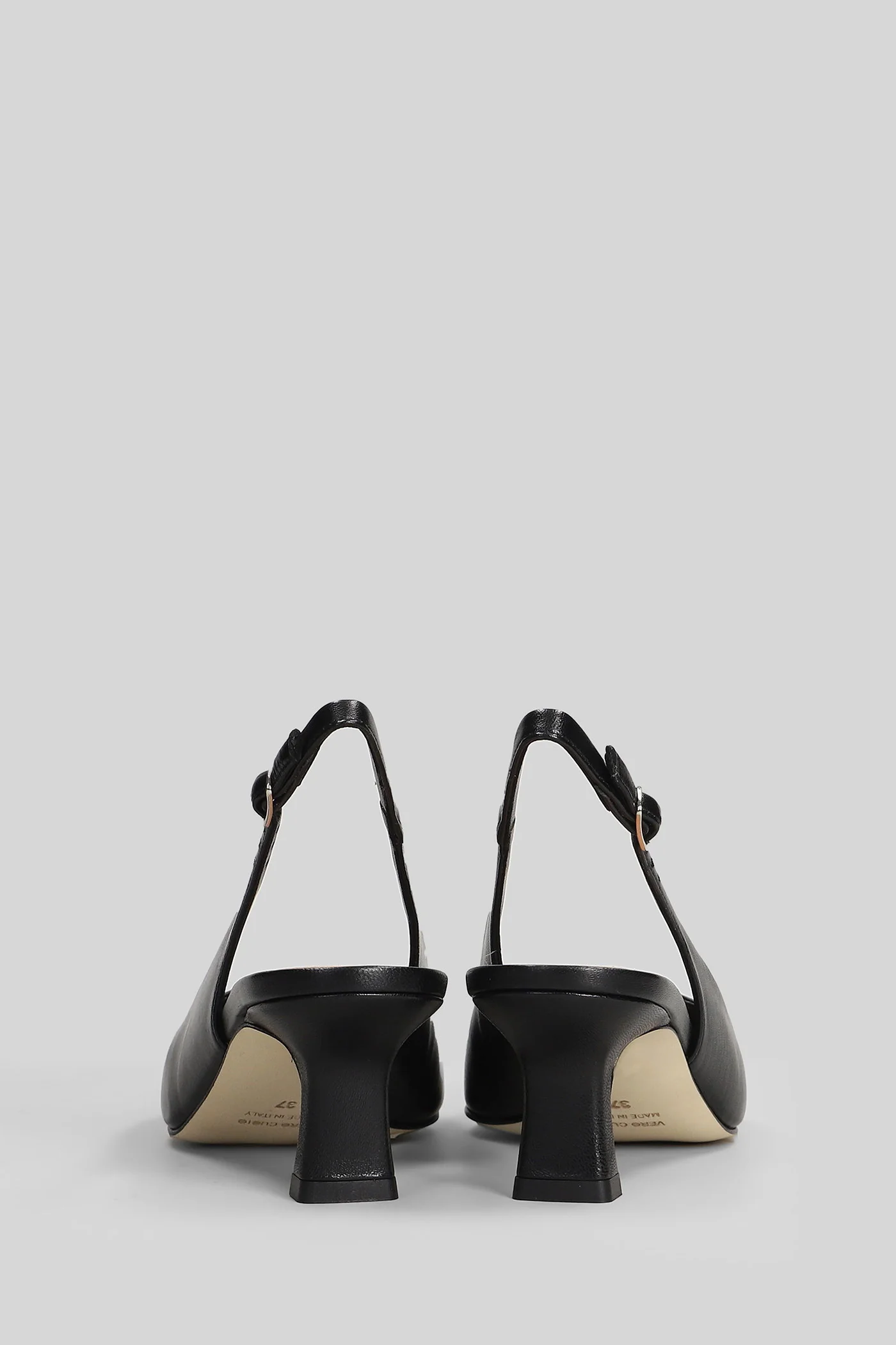 Pumps in black leather - Image 4