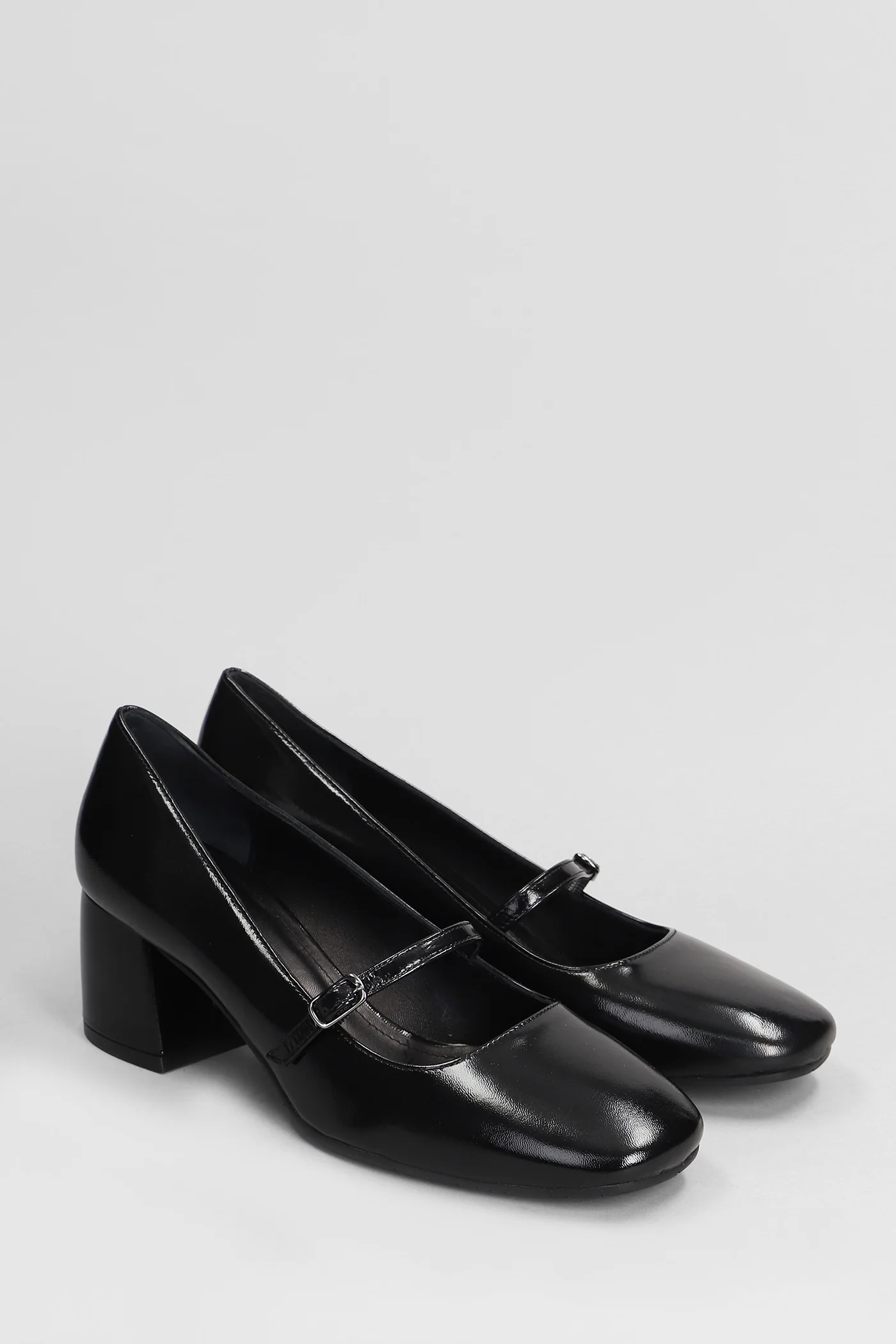 Pumps in black leather - Image 2