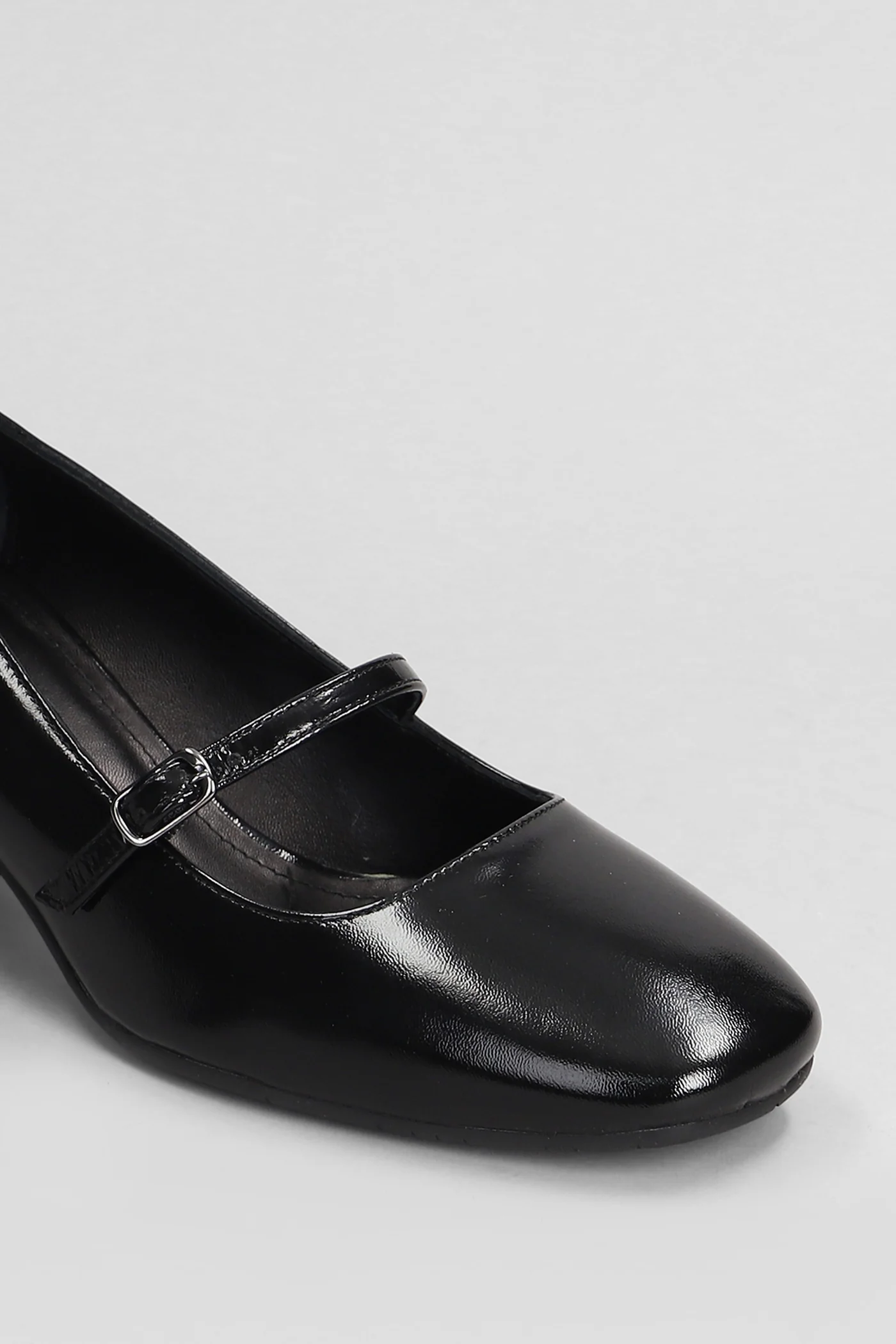 Pumps in black leather - Image 5
