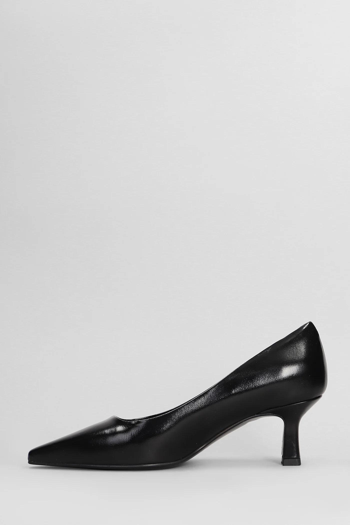 Pumps in black leather - Image 3