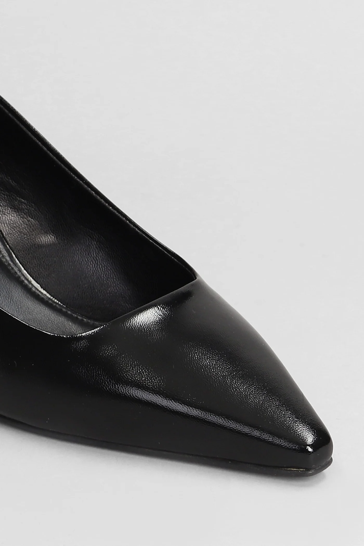 Pumps in black leather - Image 5