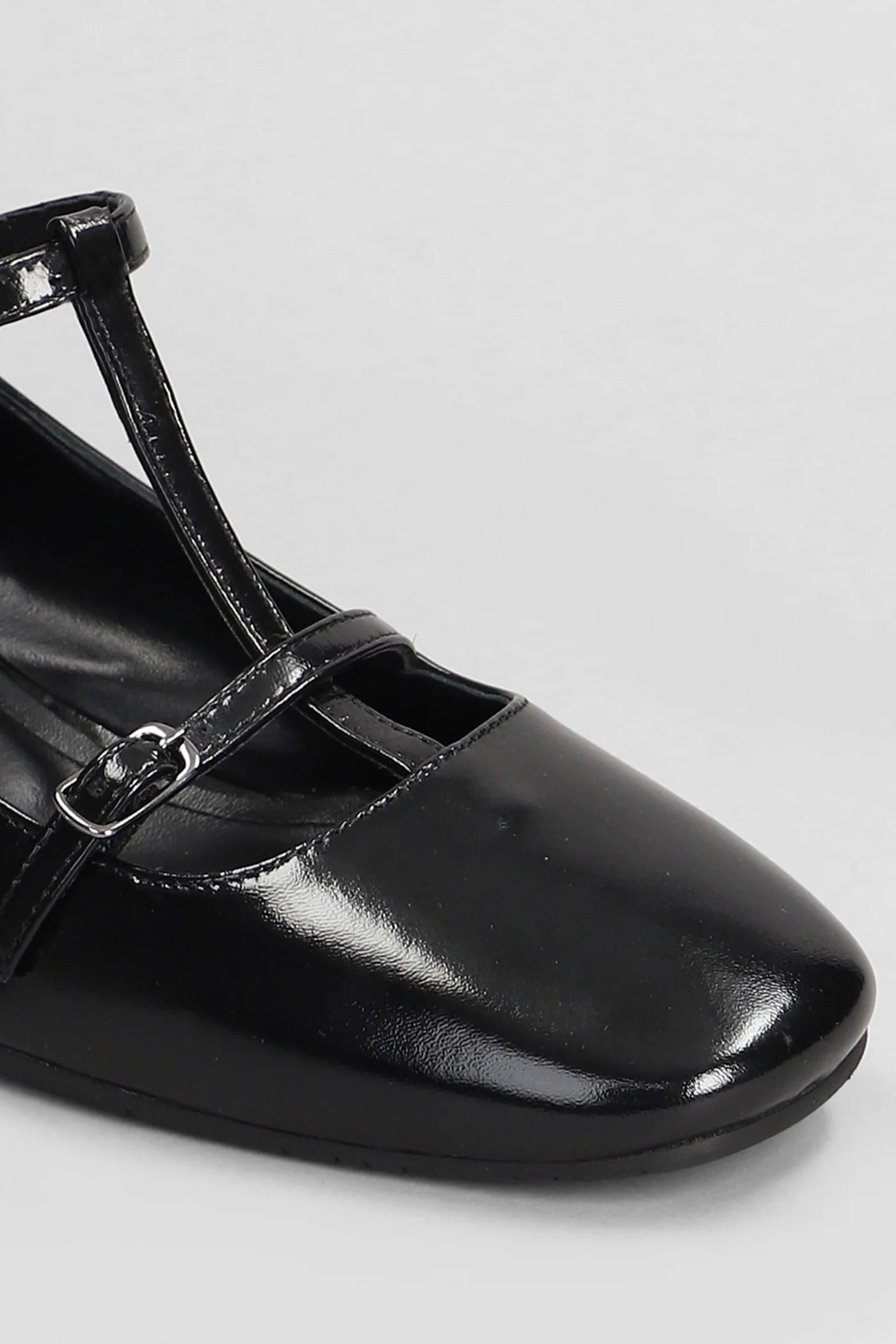 Pumps in black patent leather - Image 5