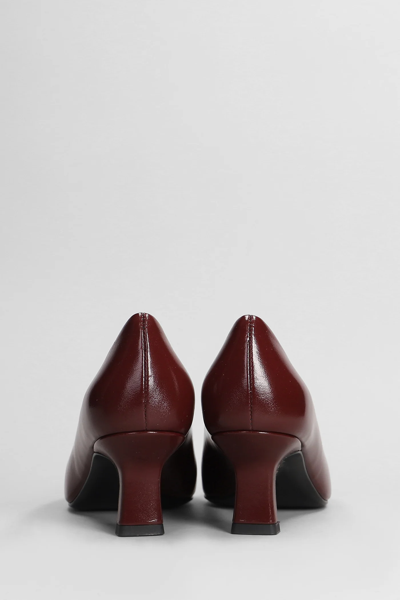 Pumps in bordeaux leather - Image 4