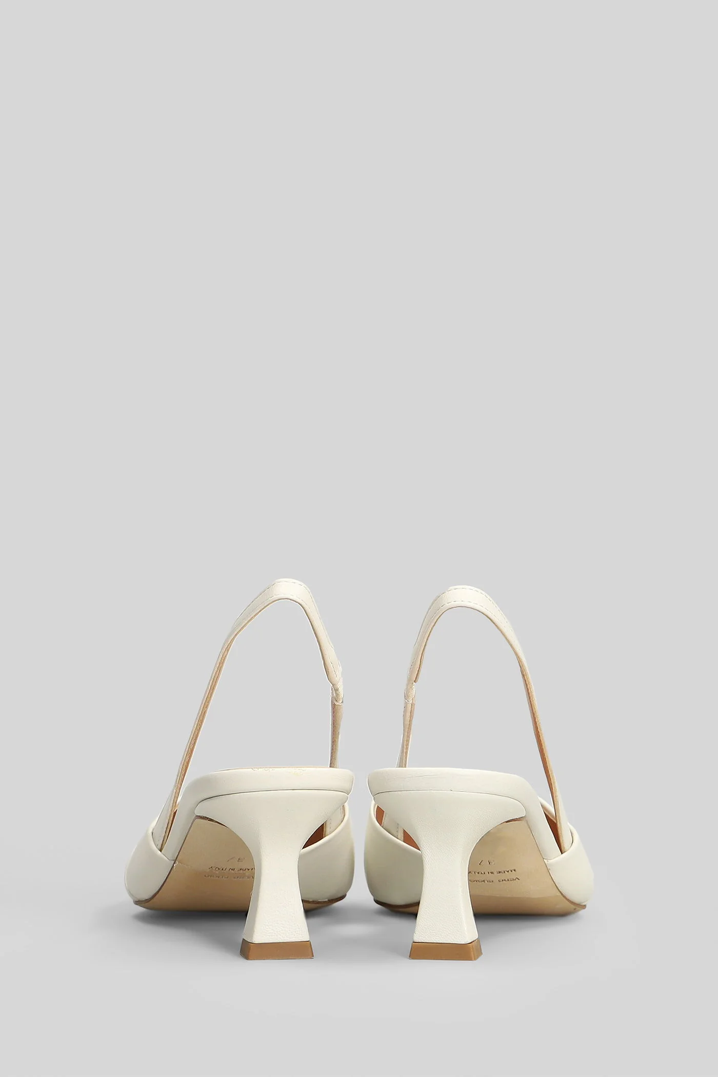 Pumps in white leather - Image 4