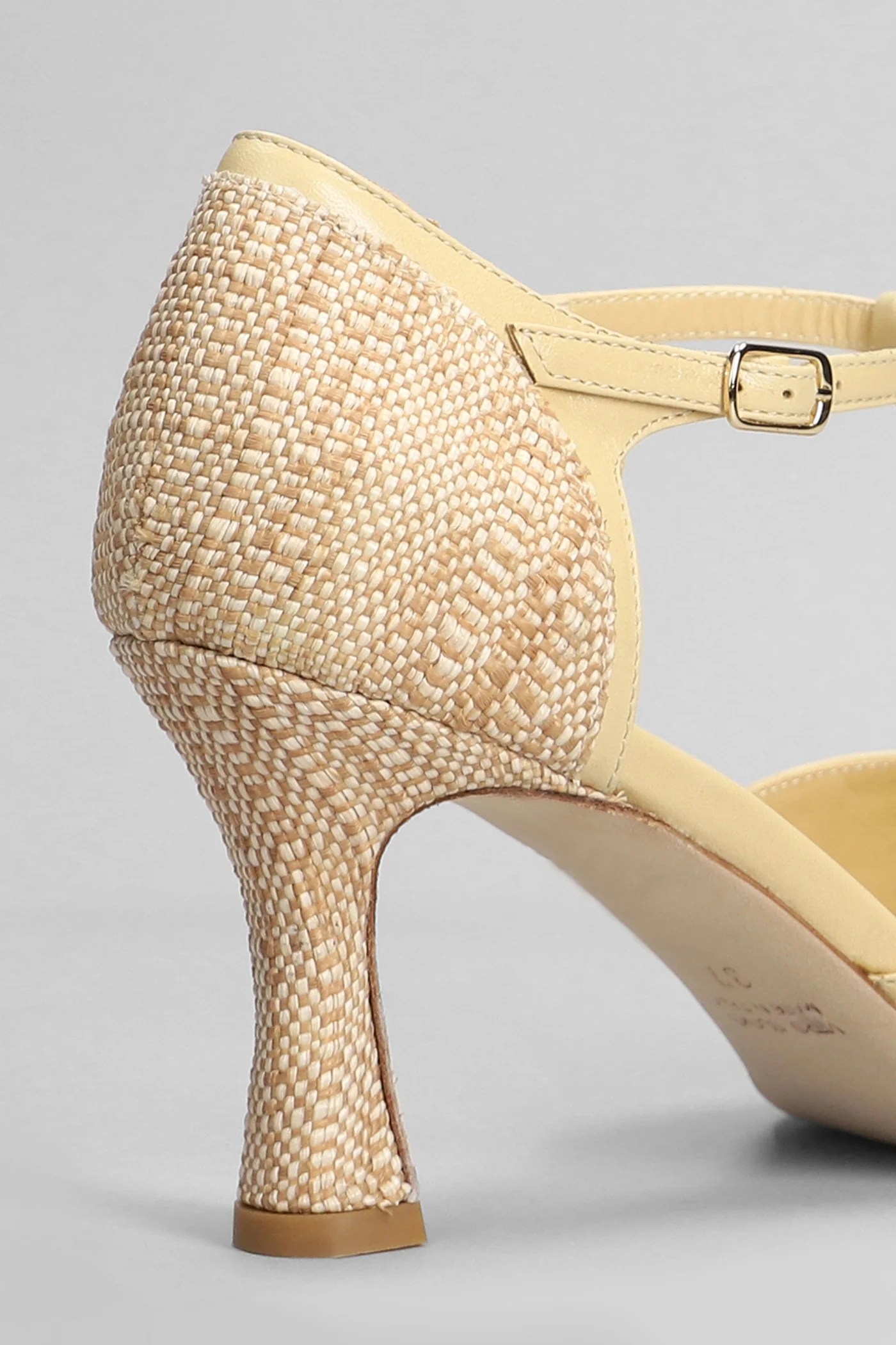 Sandals in beige raffia - Image 5