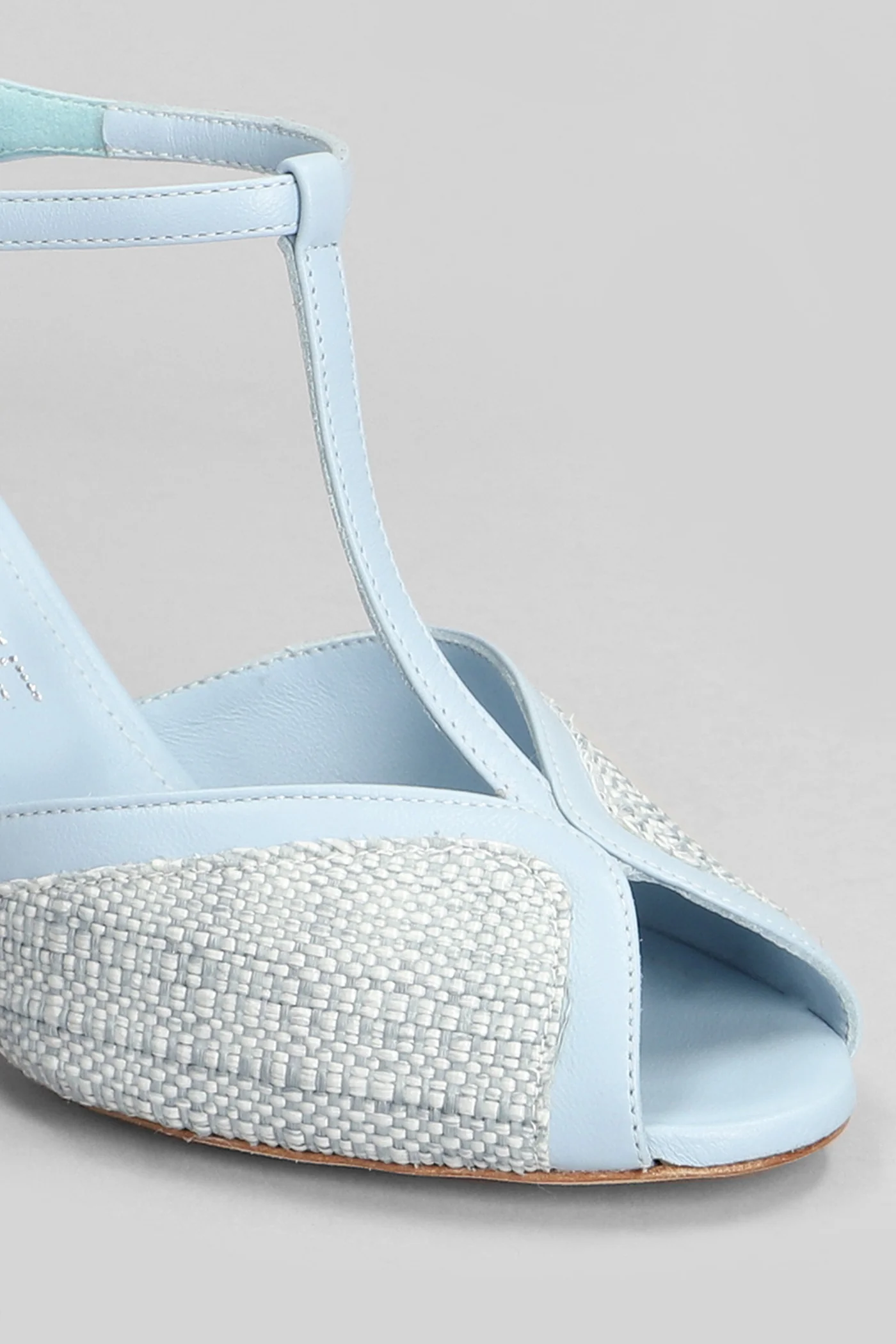Sandals in cyan raffia - Image 5