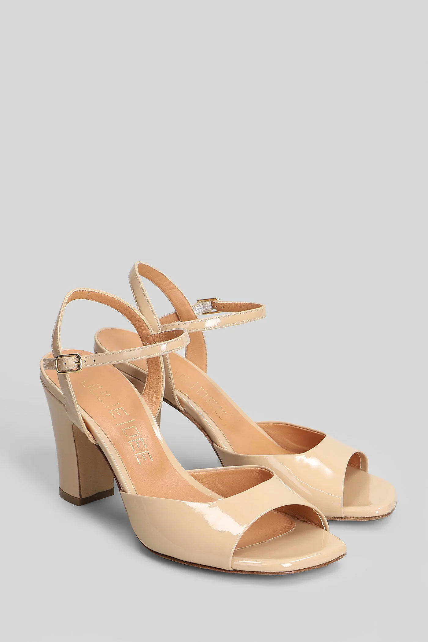 Sandals in powder patent leather - Image 2