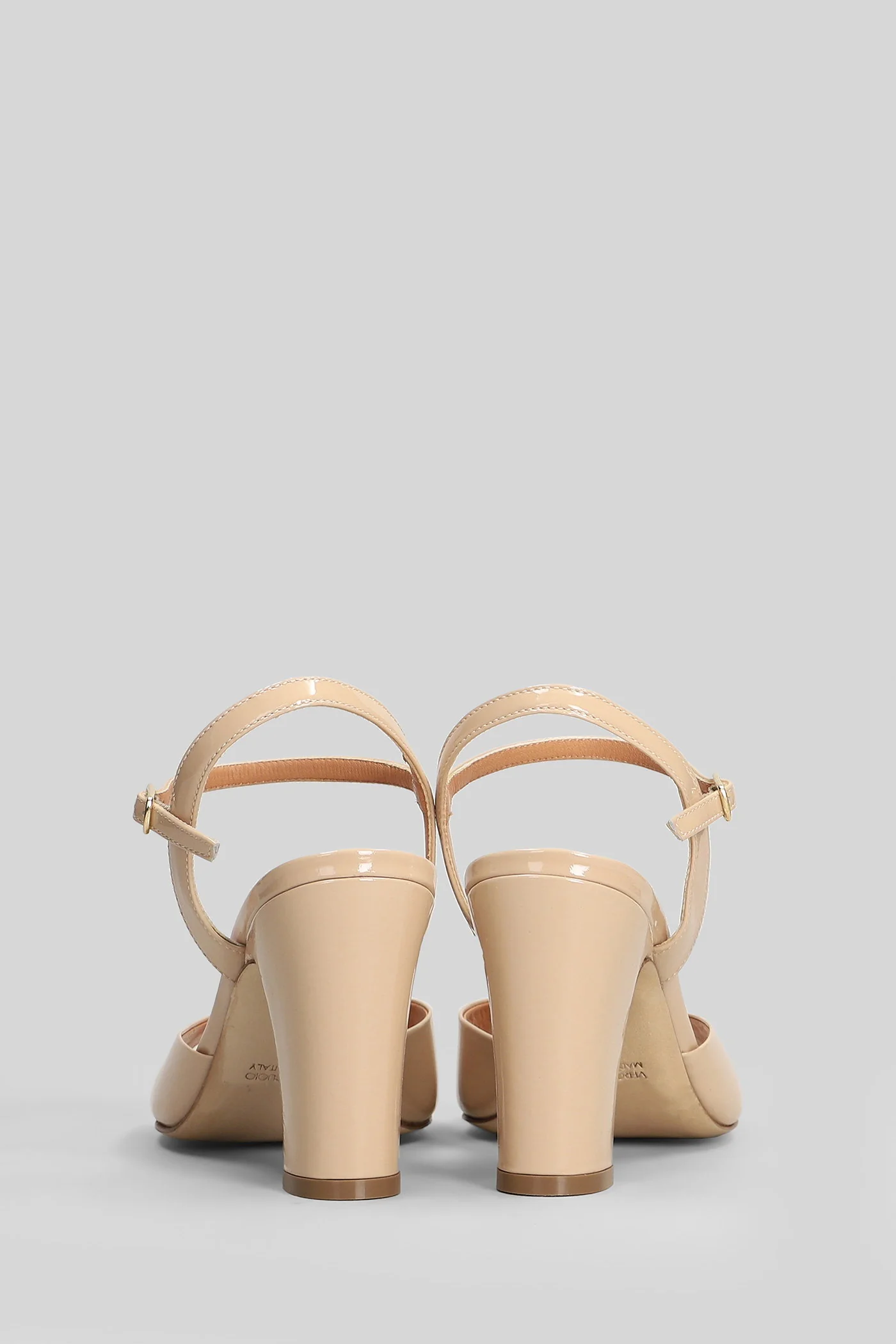 Sandals in powder patent leather - Image 4