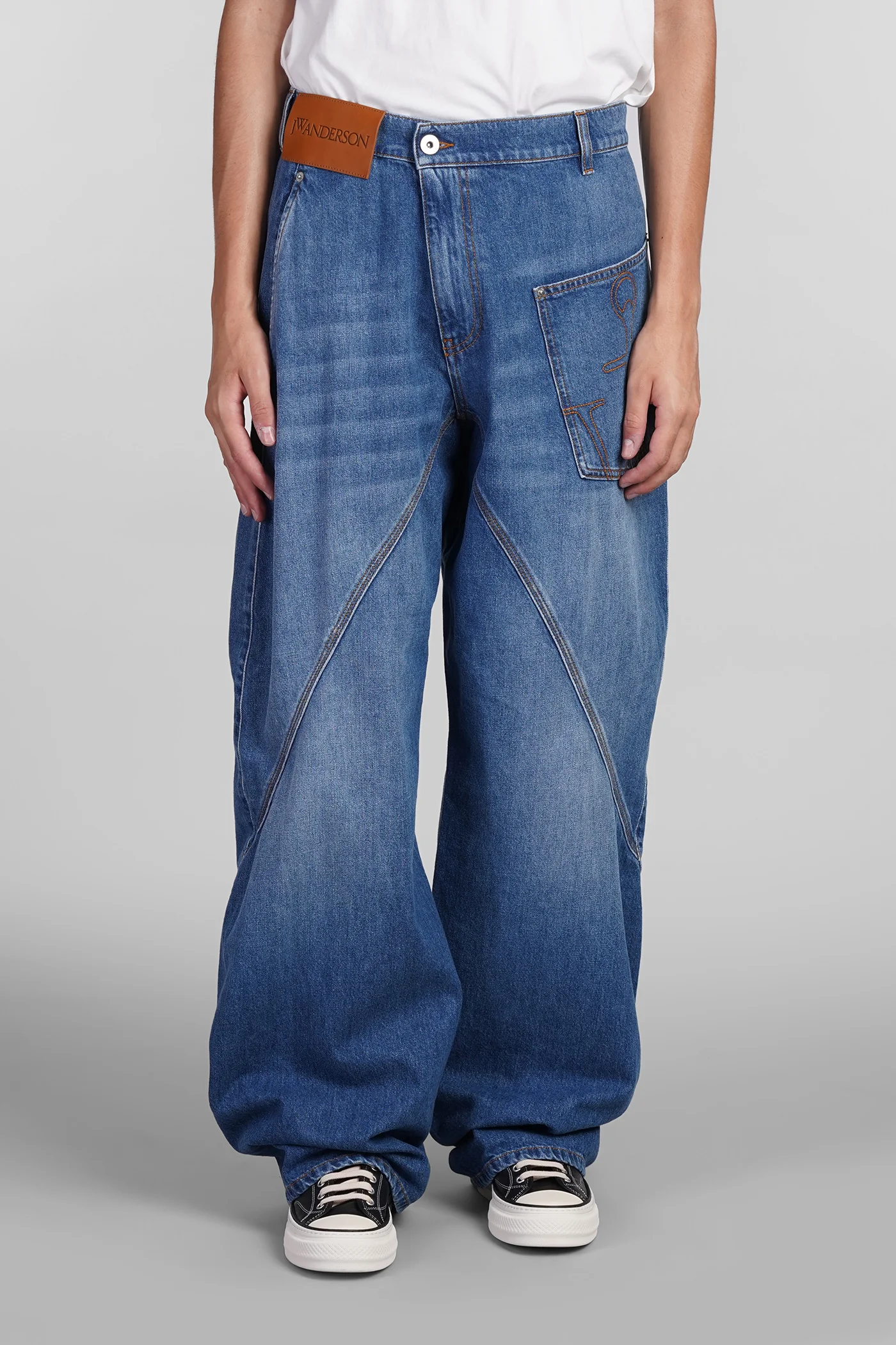 Jeans in blue denim