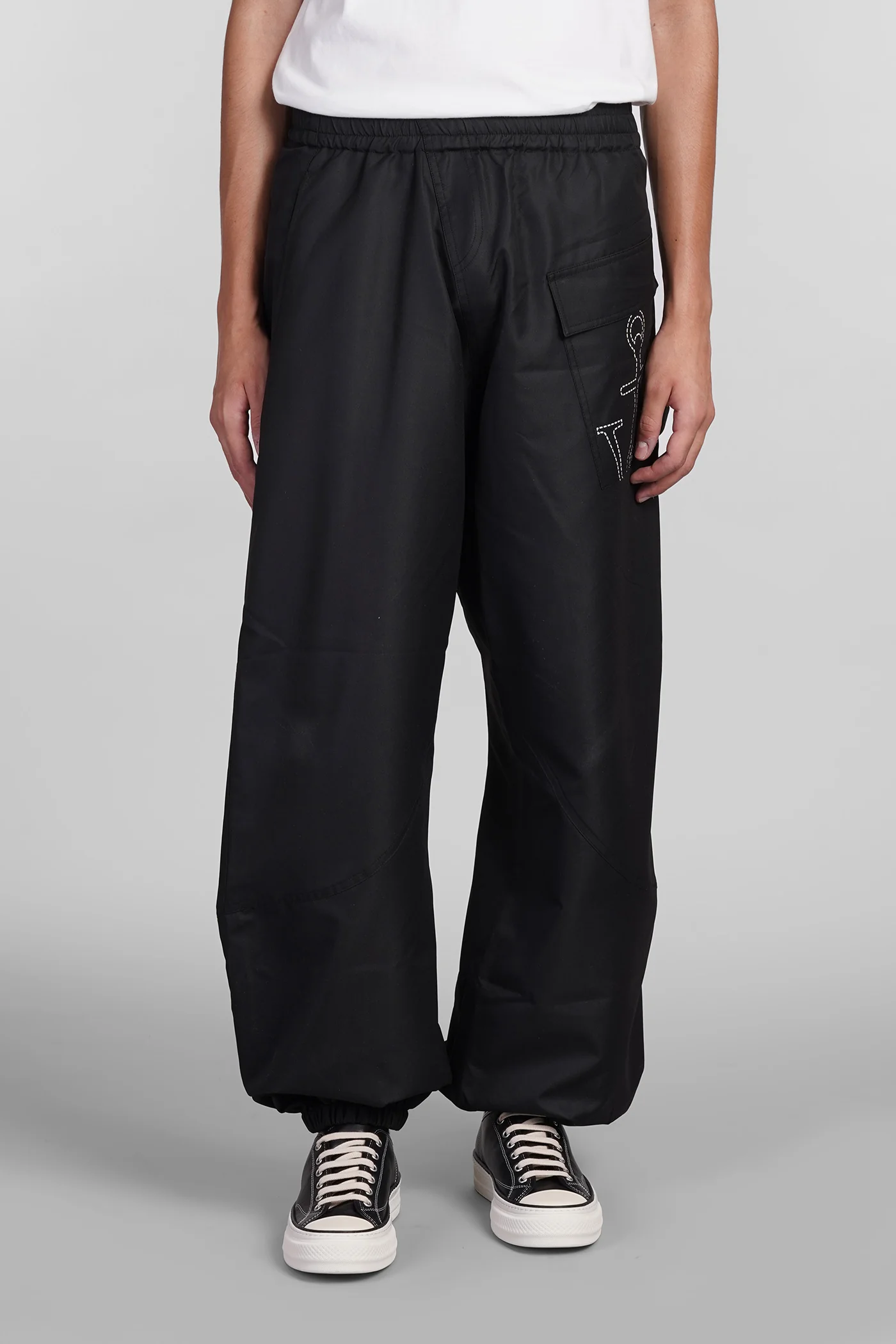 Pants in black polyester