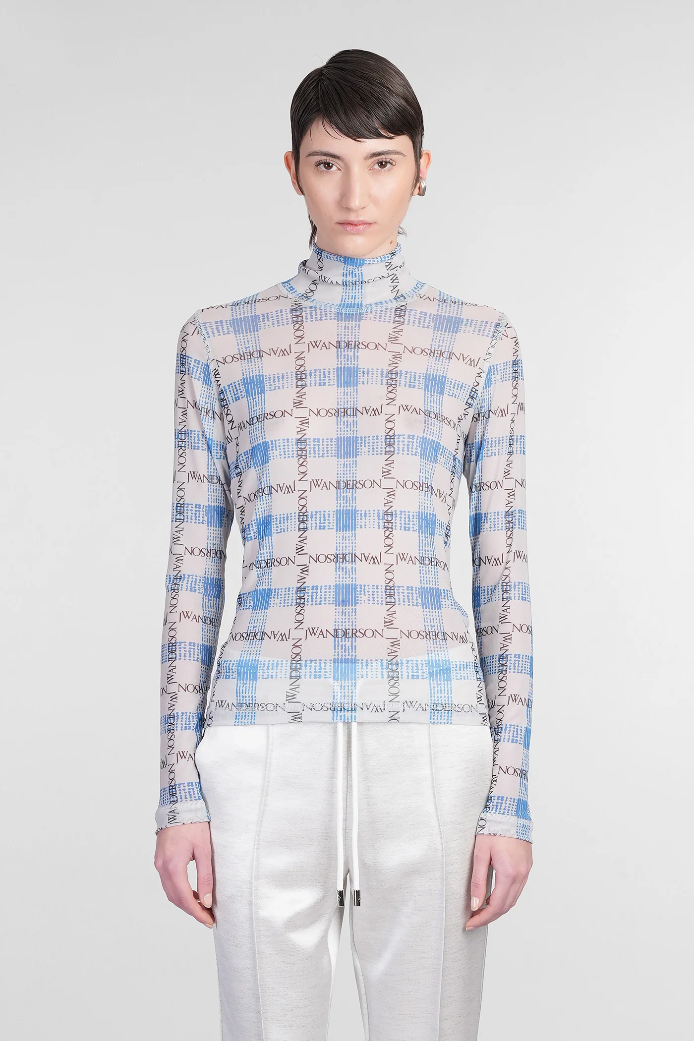 Topwear in white polyester