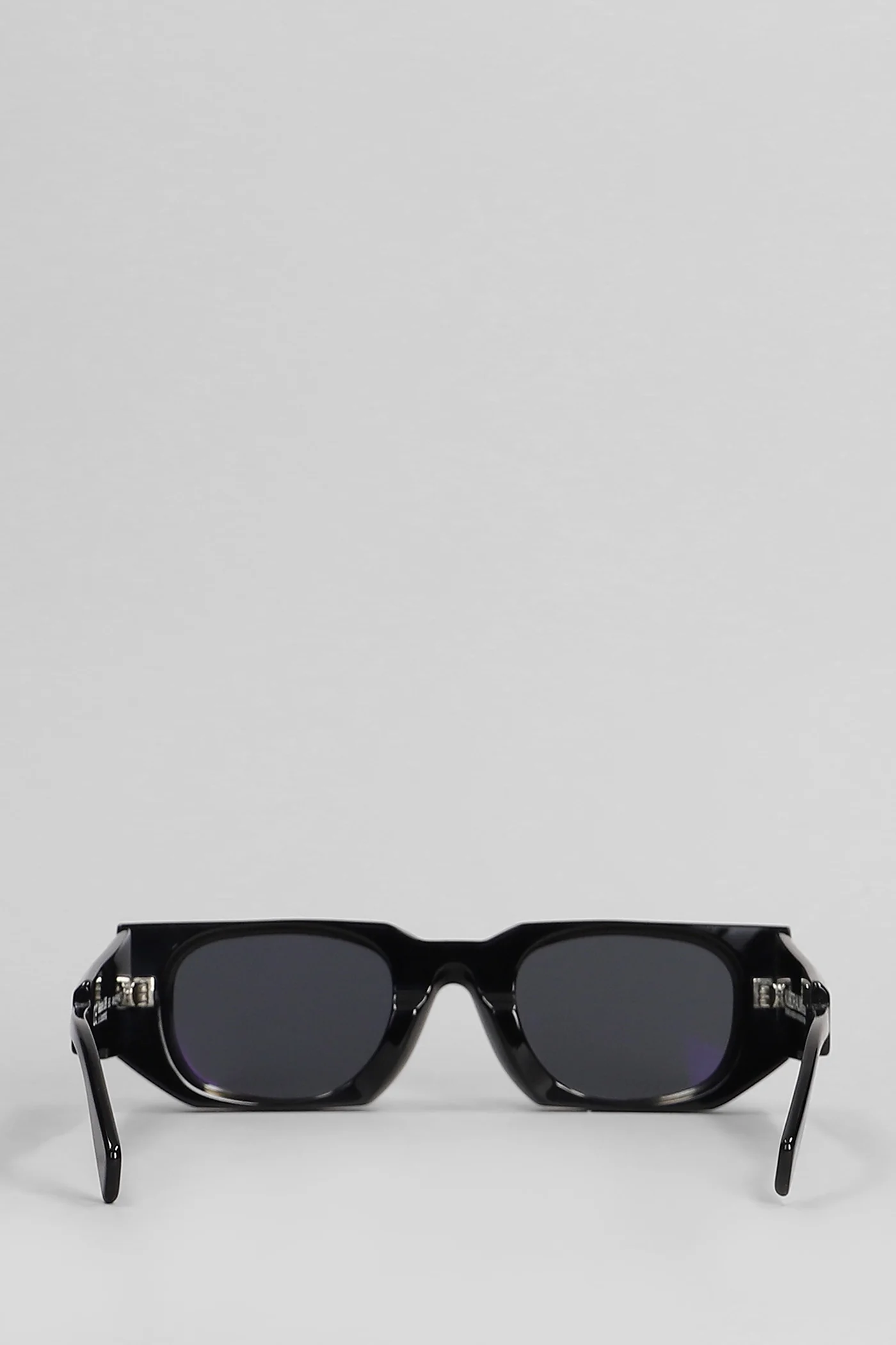 U8 Sunglasses in black acetate - Image 3