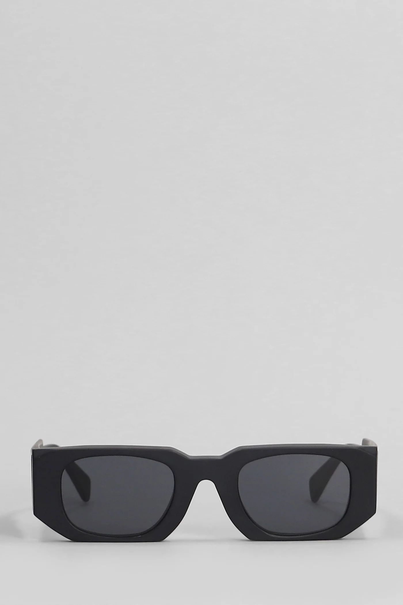 U8 Sunglasses in black acetate