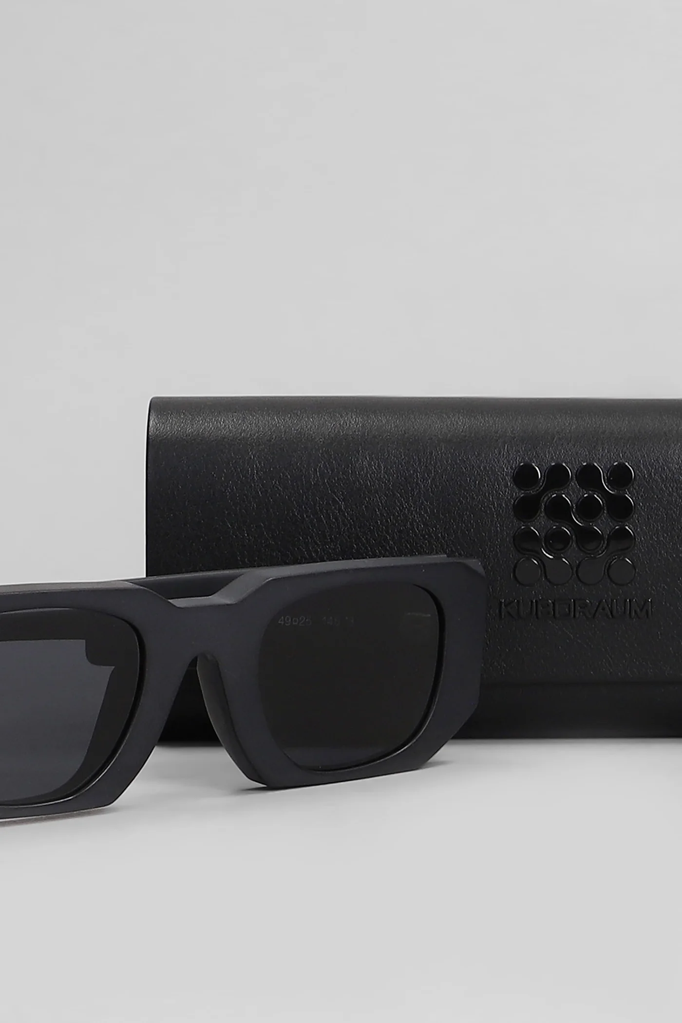 U8 Sunglasses in black acetate - Image 8