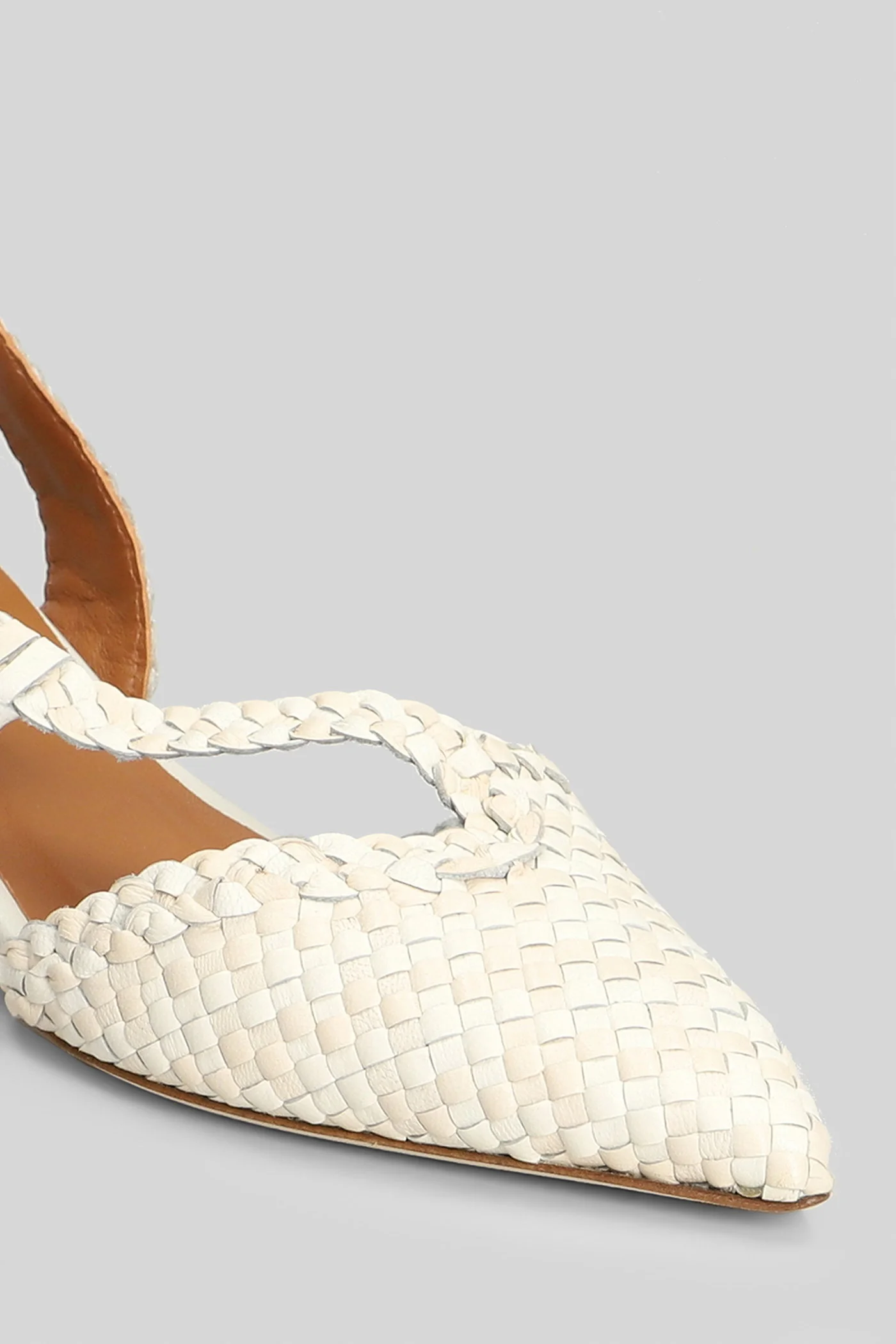 Pumps in beige leather - Image 5