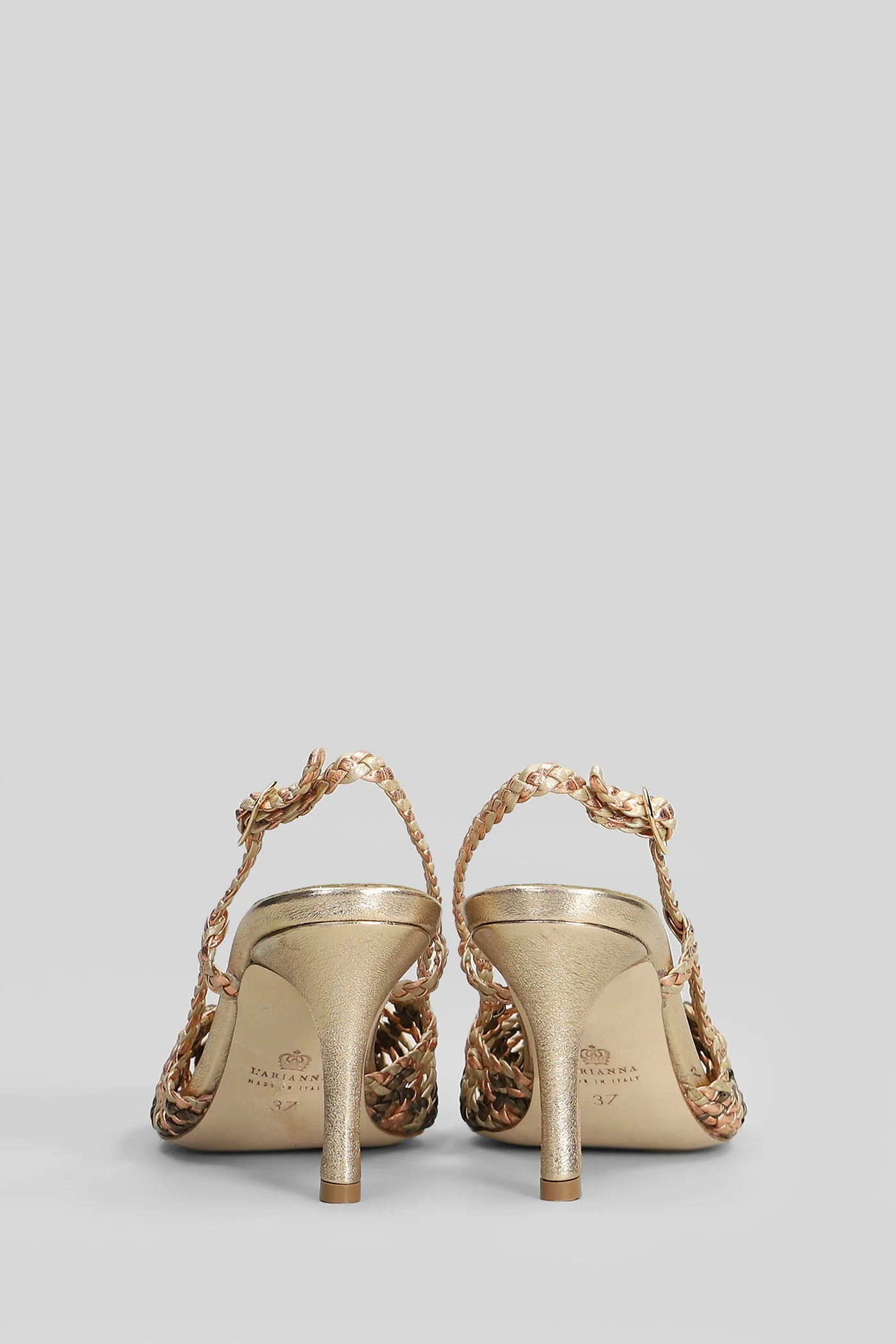 Pumps in platinum leather - Image 4