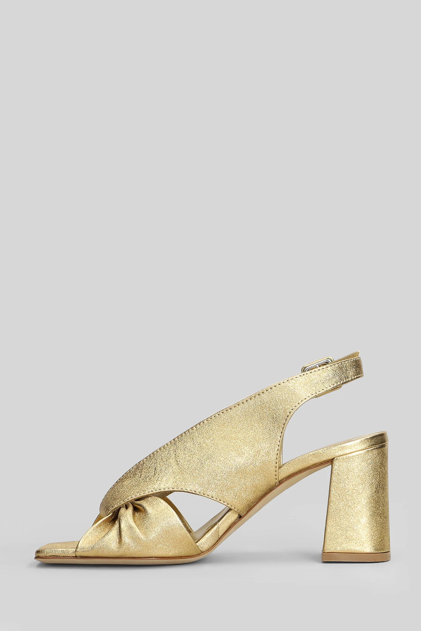 Sandals in gold leather - Image 3