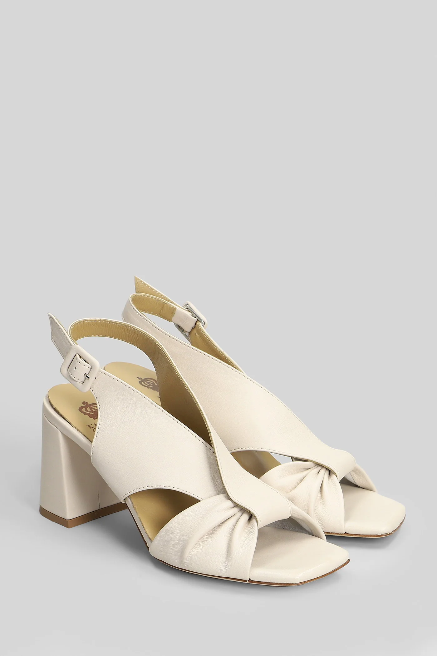 Sandals in white leather - Image 2
