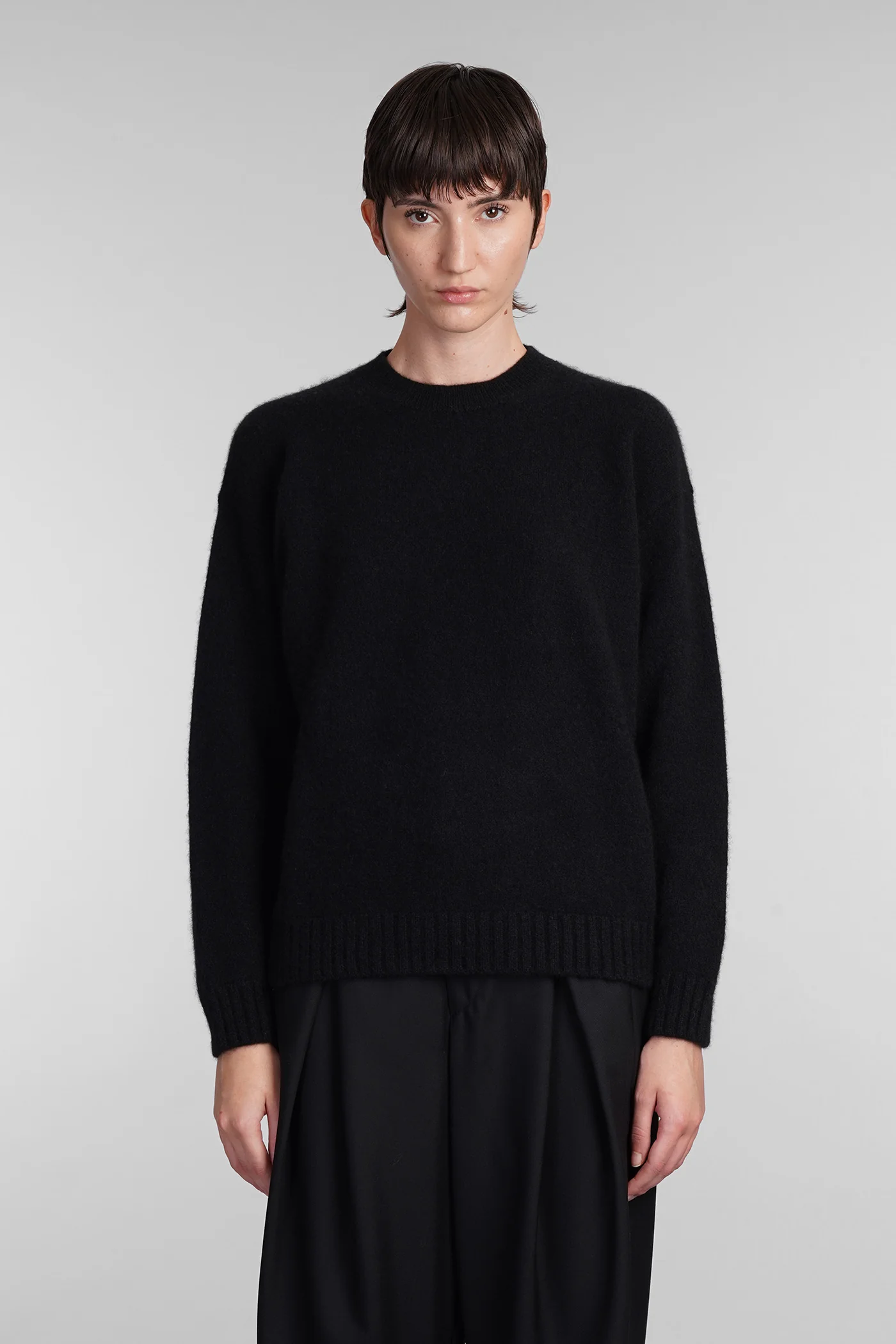 Knitwear in black cashmere