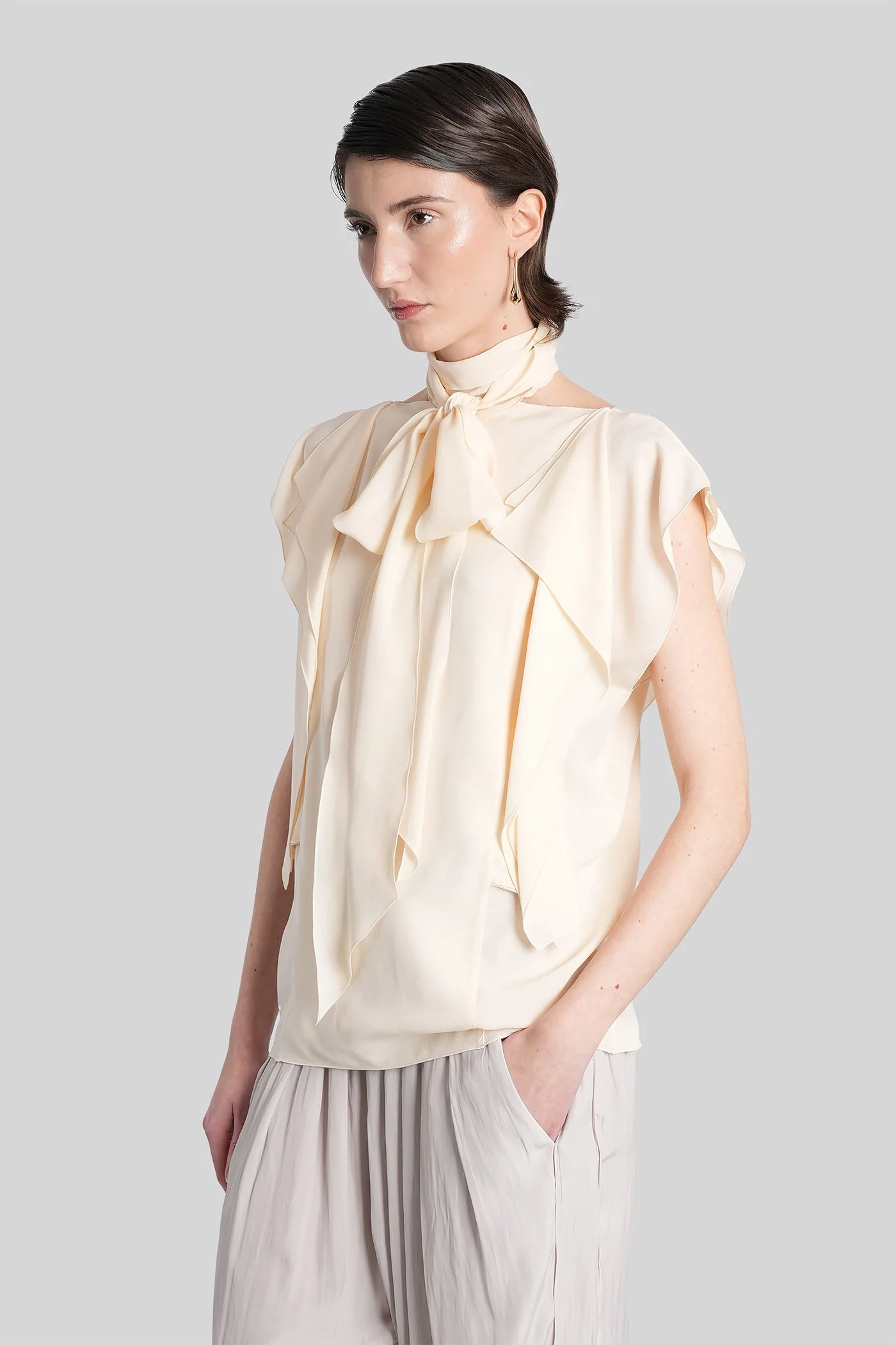 Topwear in beige silk - Image 4